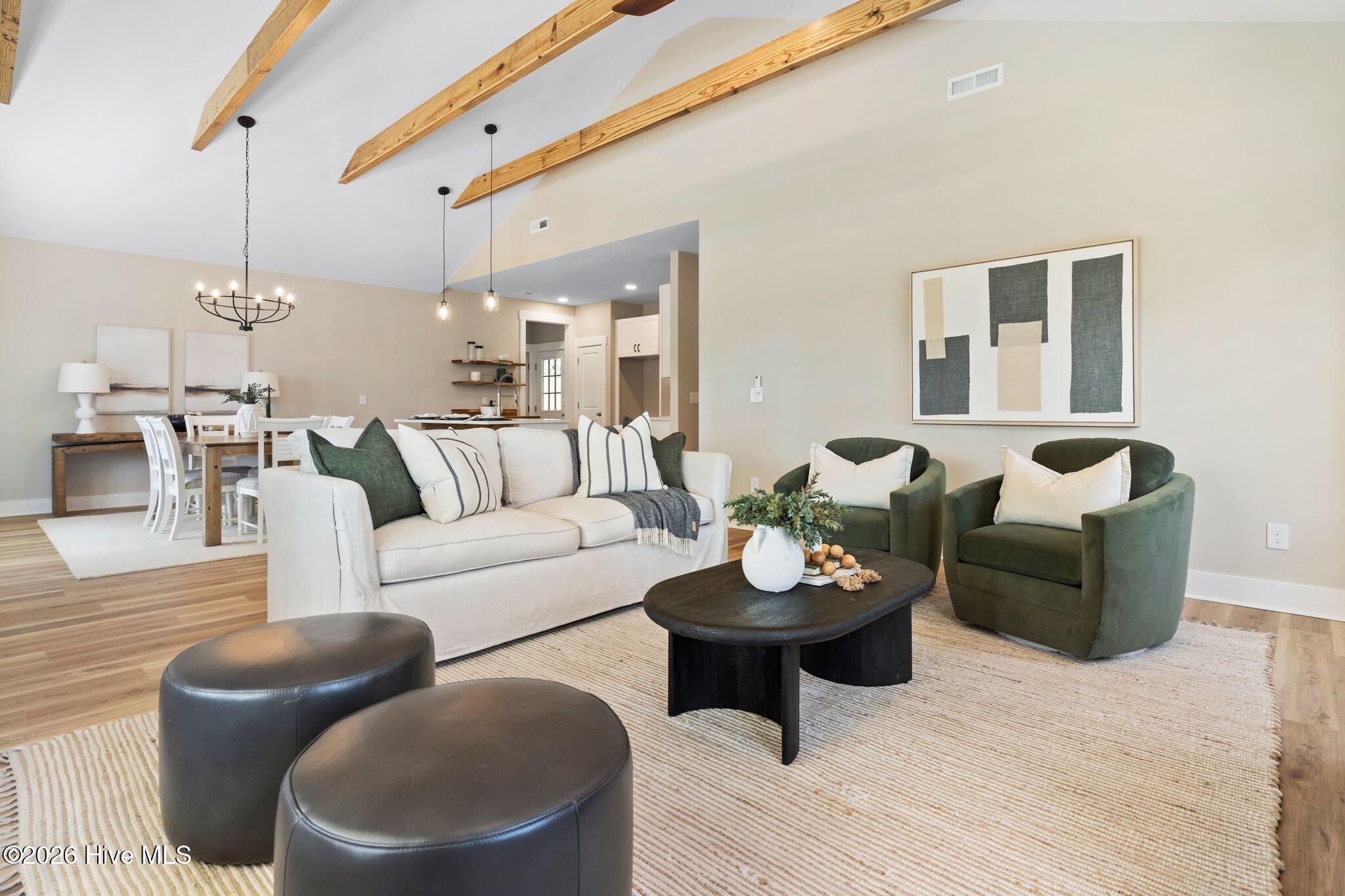 100558463 | Photo 14