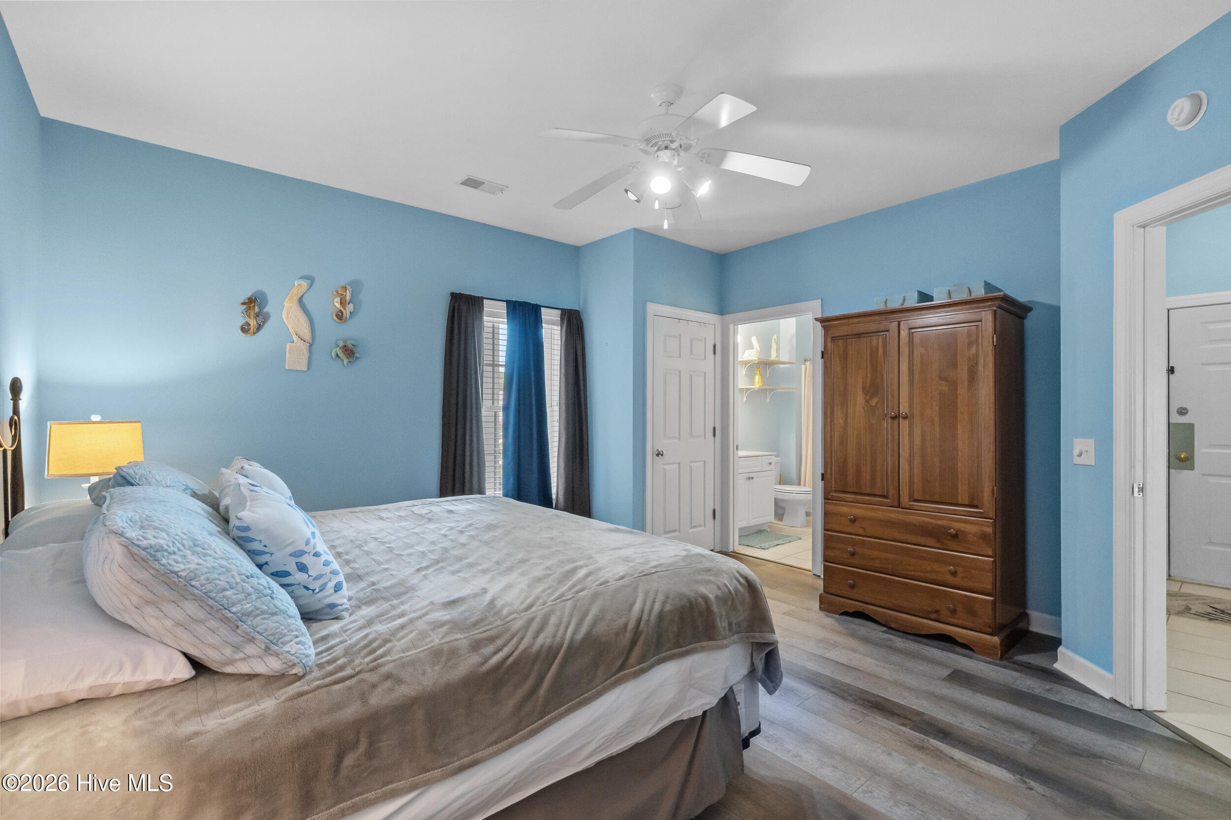 100563940 | Photo 31