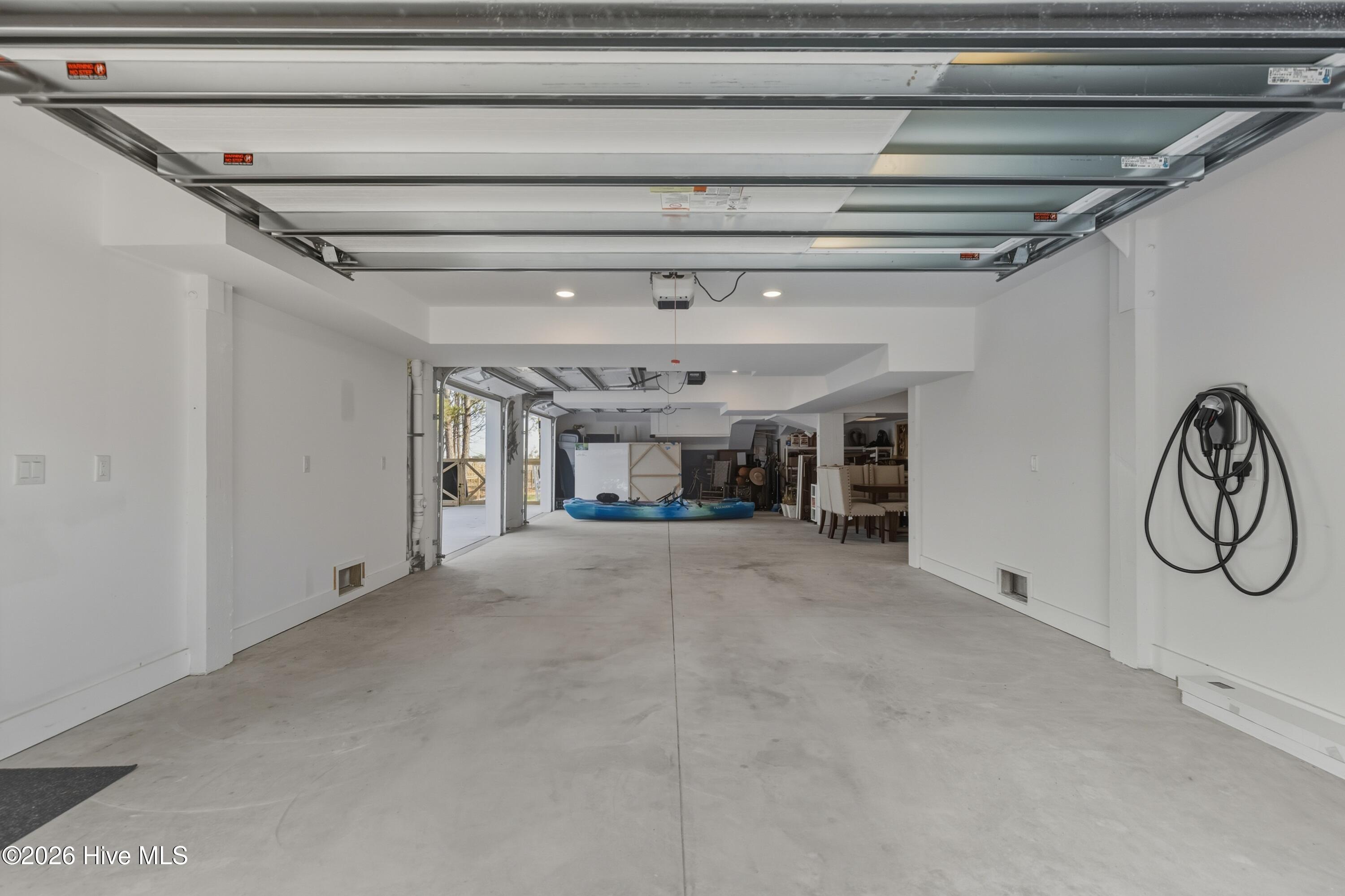 100554260 | Photo 62