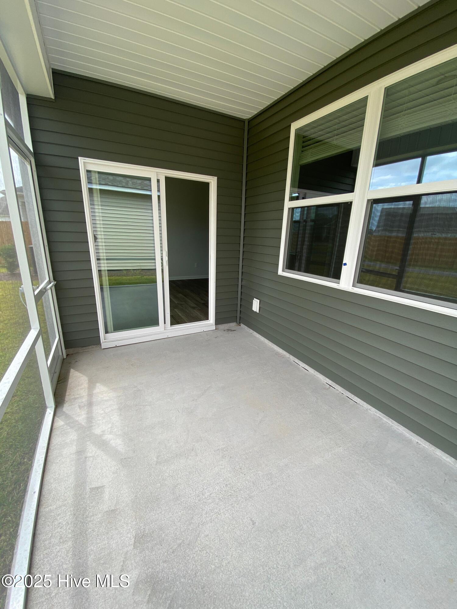 100529934 | Photo 35