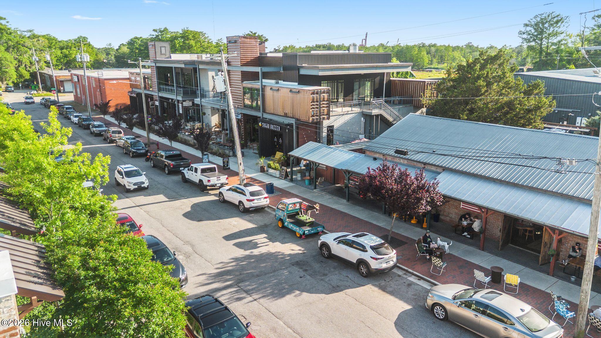 100570327 | Photo 85