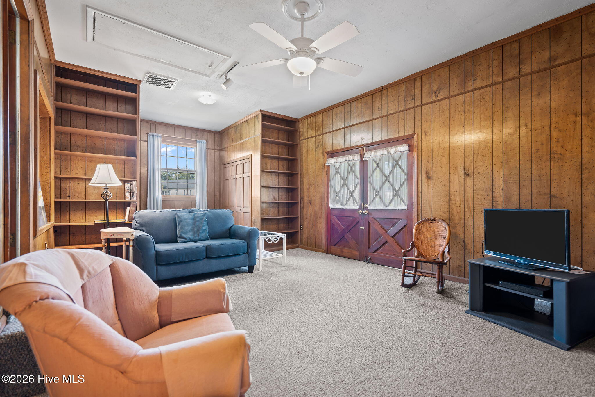 100558316 | Photo 12