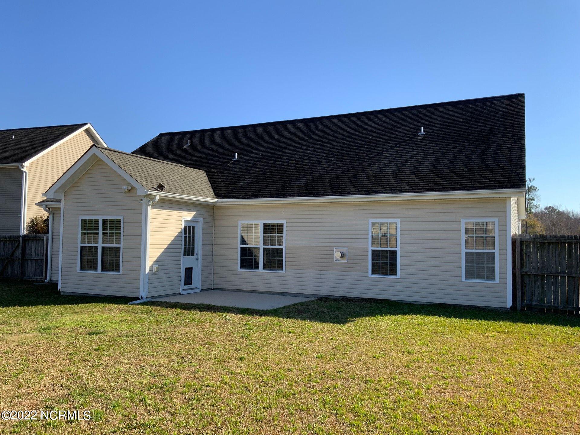 100549092 | Photo 16