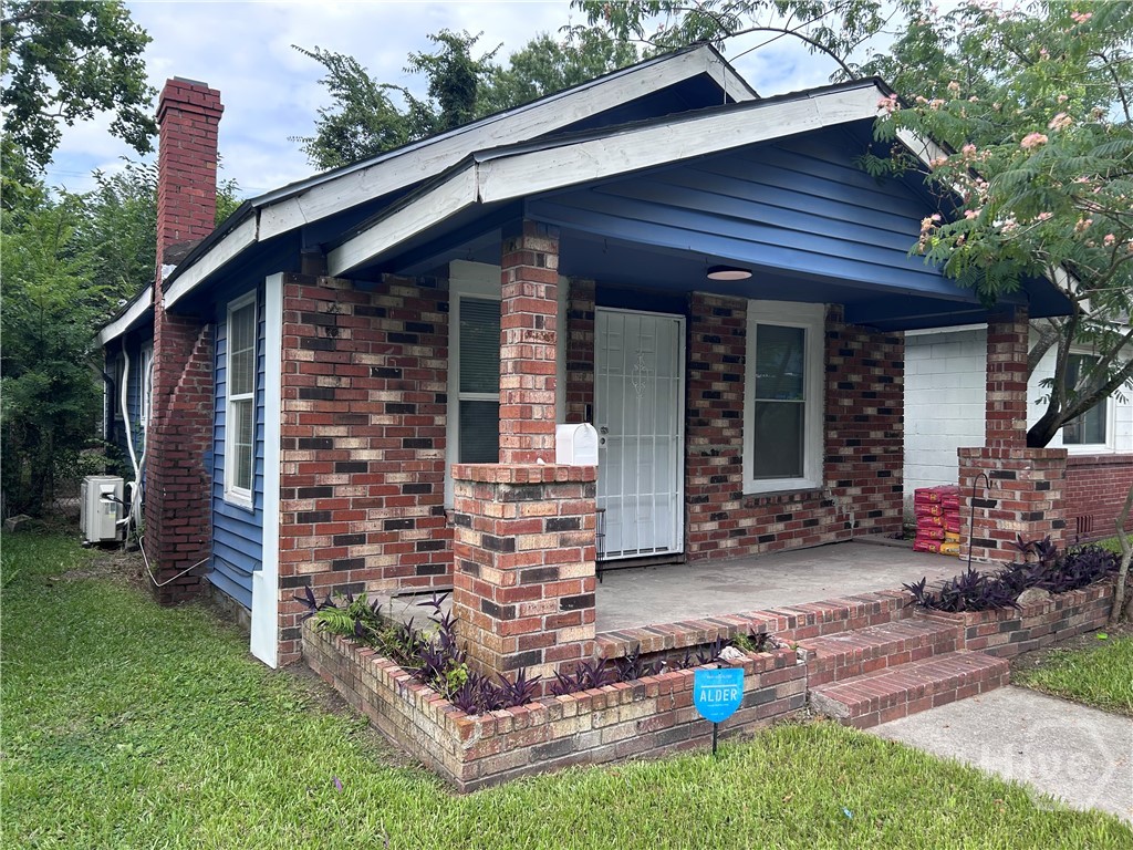 Photo 1 of Single family home for sale at 1410 New Castle St, Savannah, GA 31415 | MLS# SA358247 | Listing updated on 2026-09-19