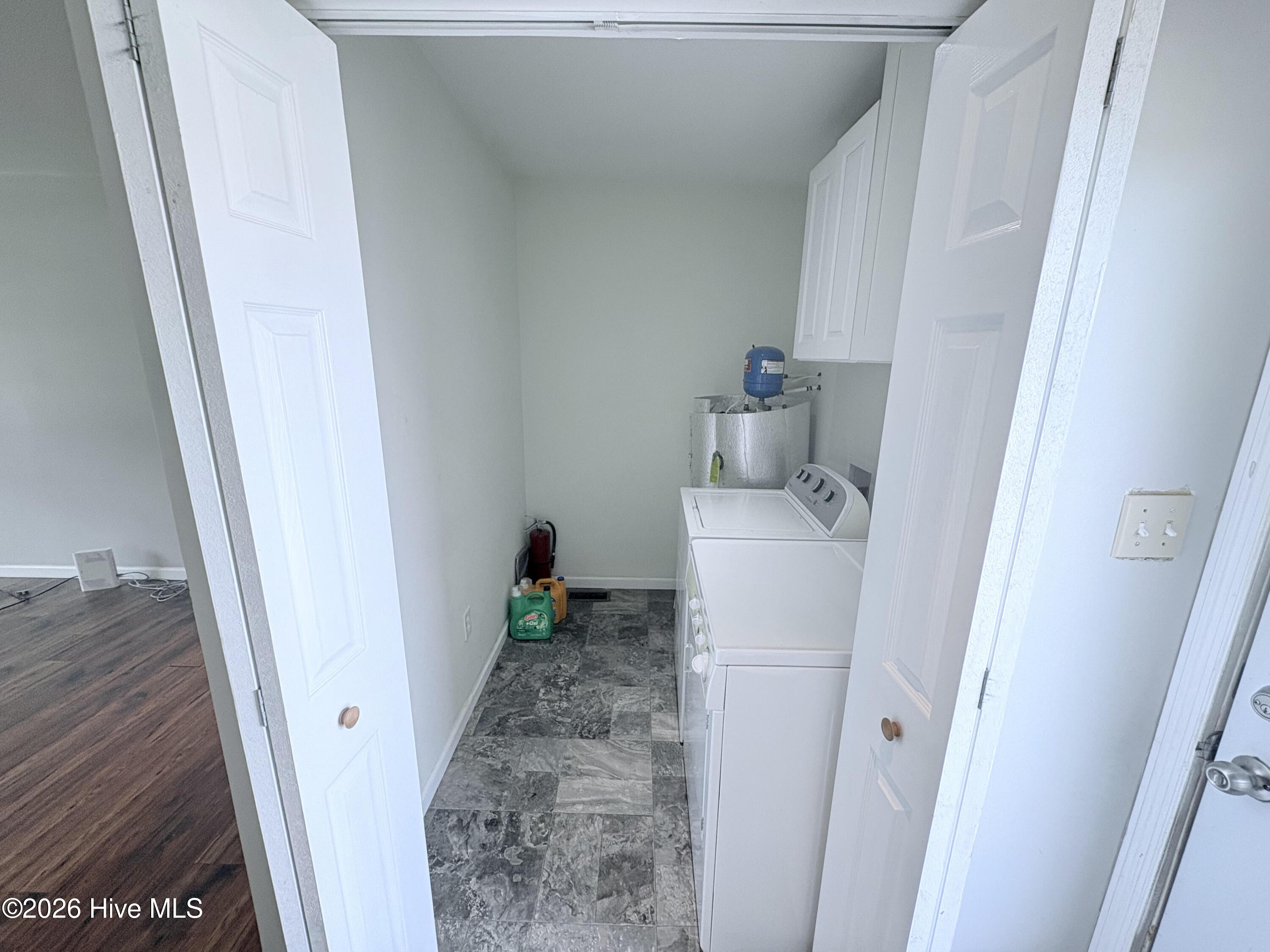 100566369 | Photo 42