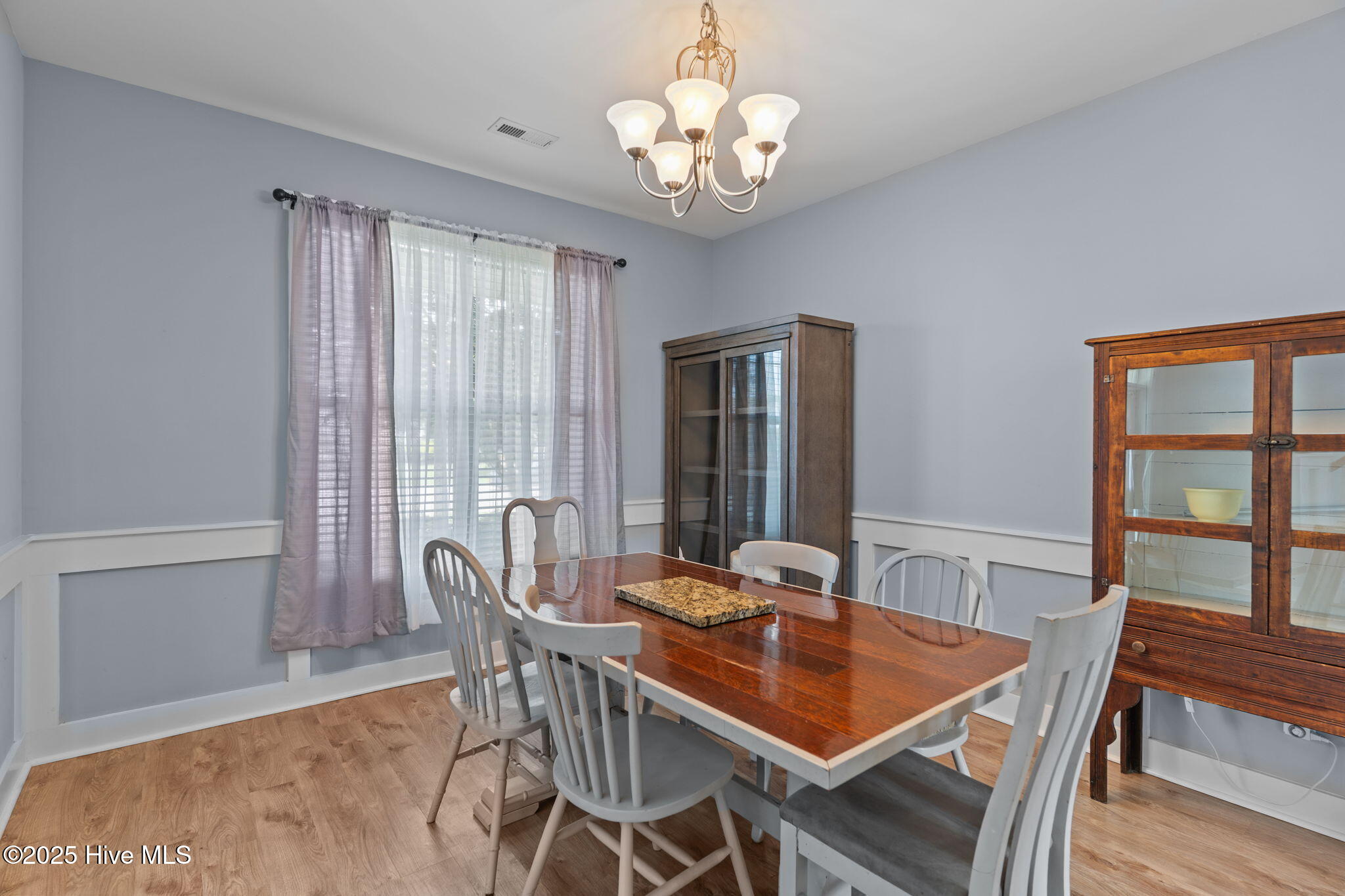 100519611 | Photo 42