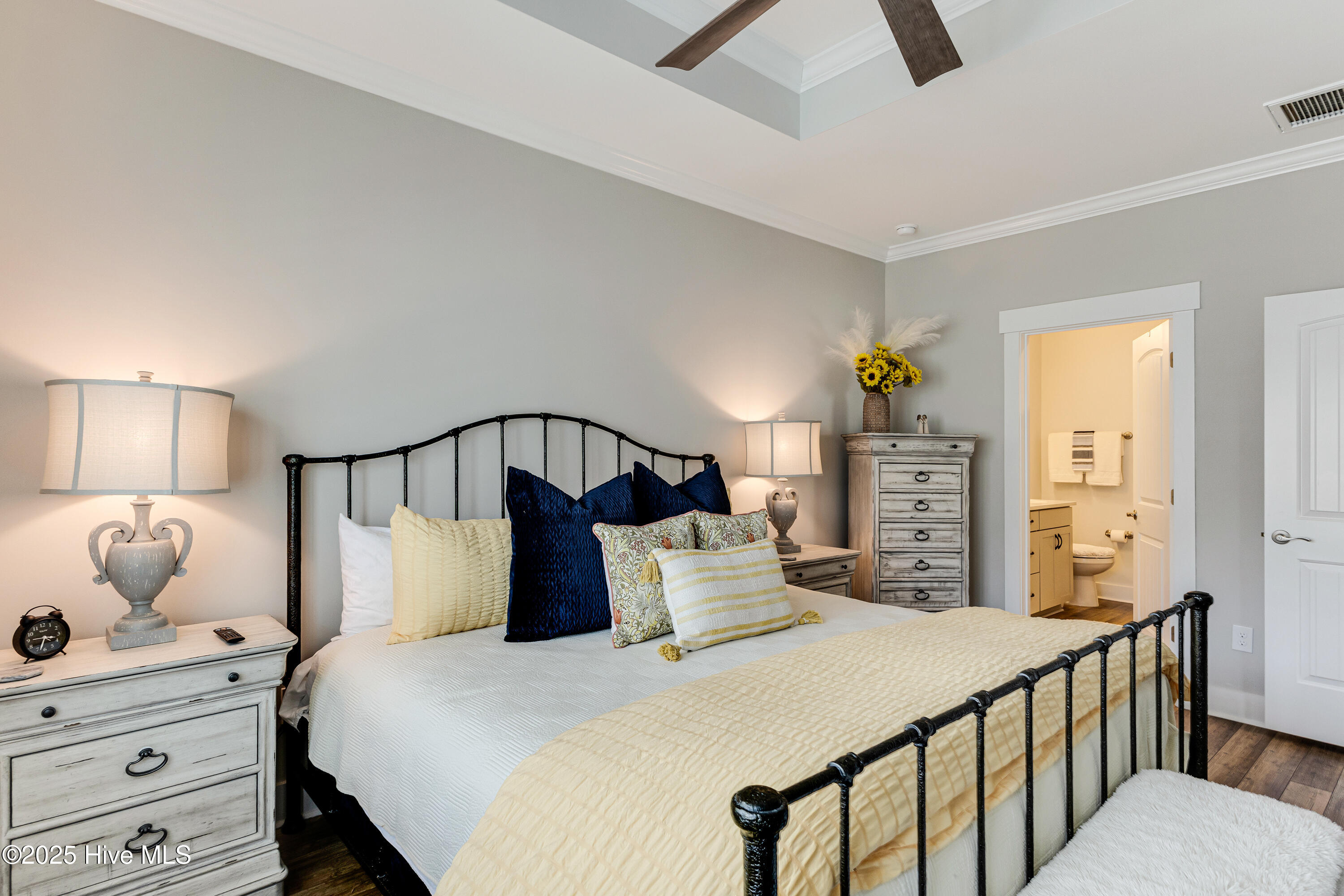 100514255 | Photo 15