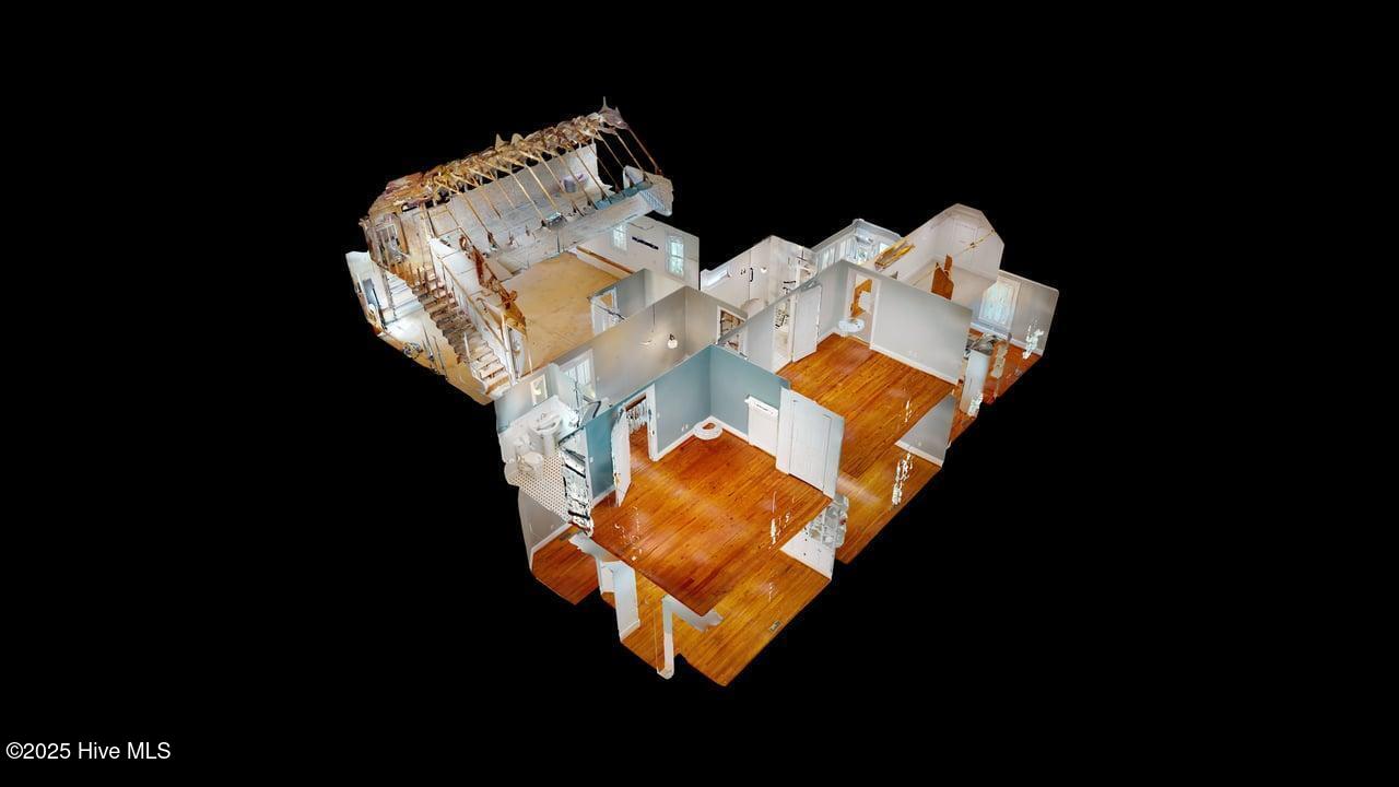 100502870 | Photo 61