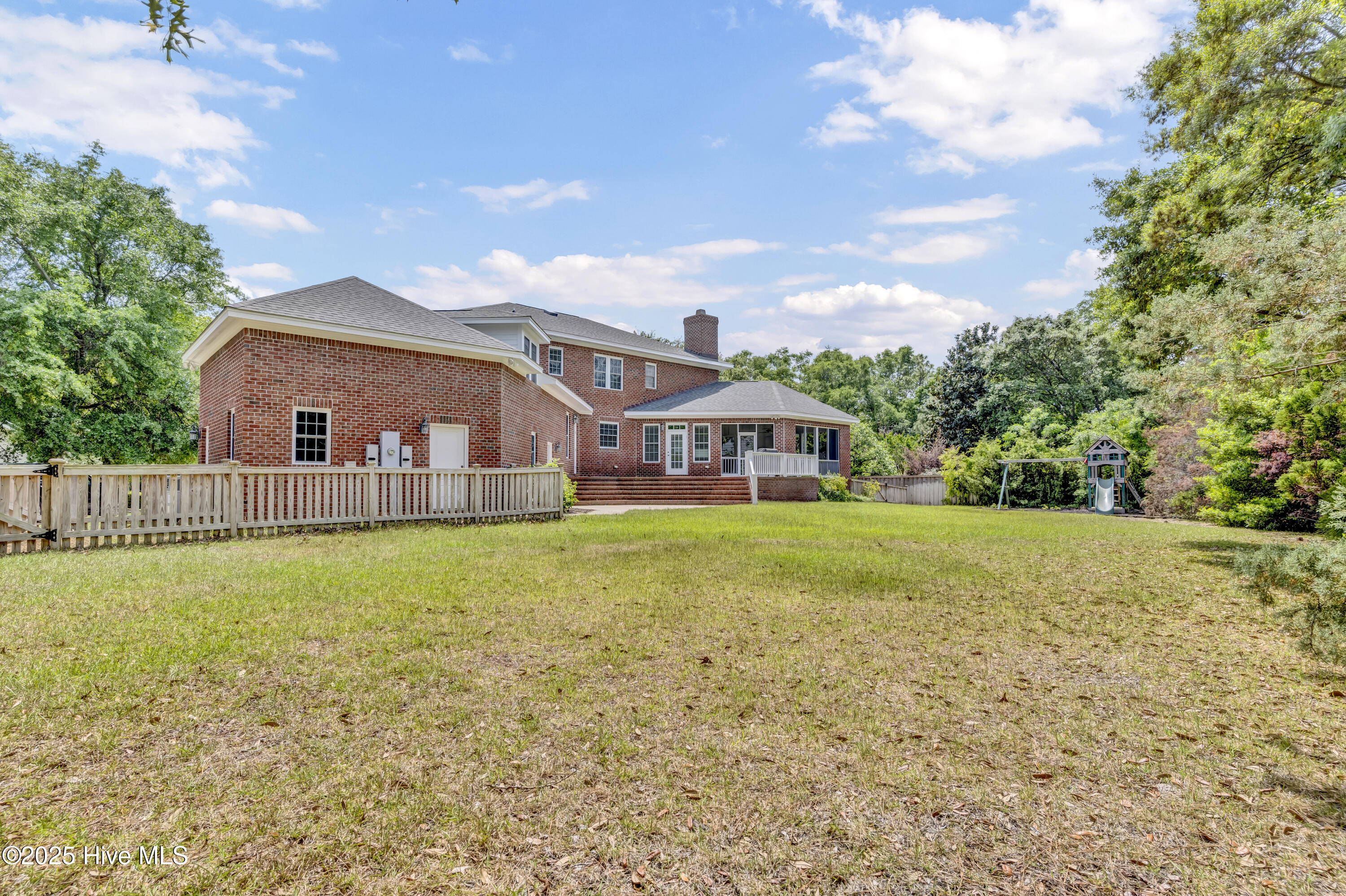 100504337 | Photo 41