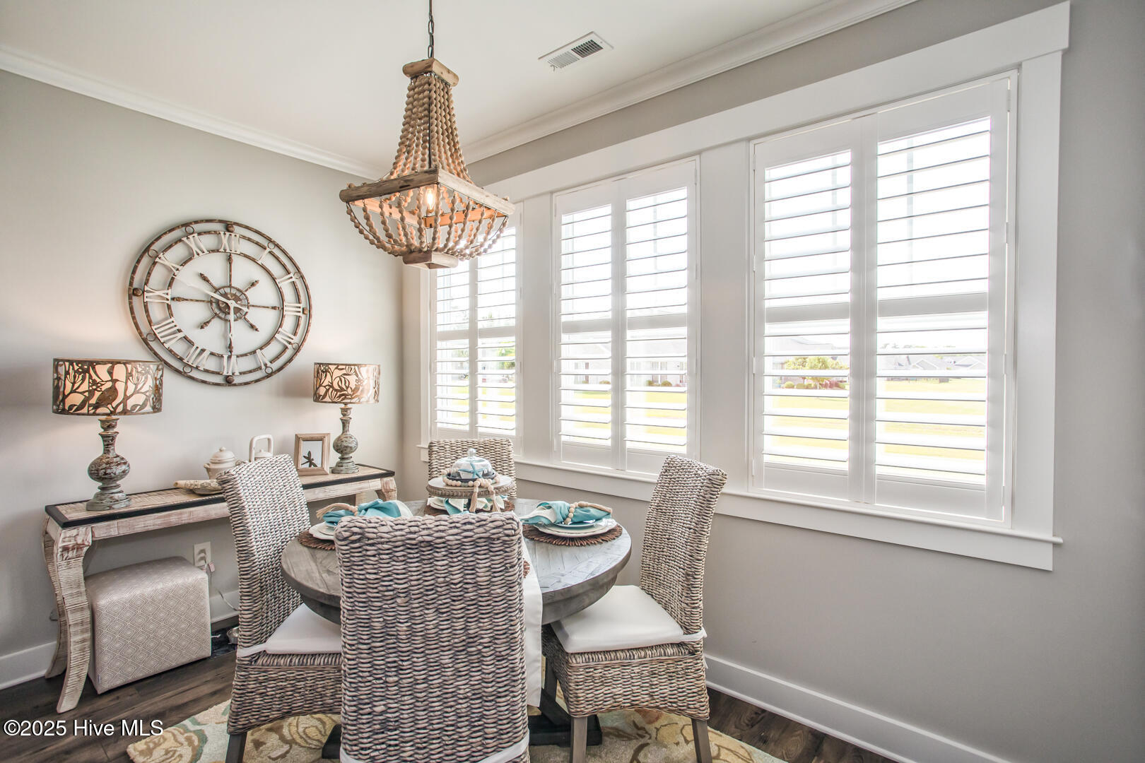 100546730 | Photo 10