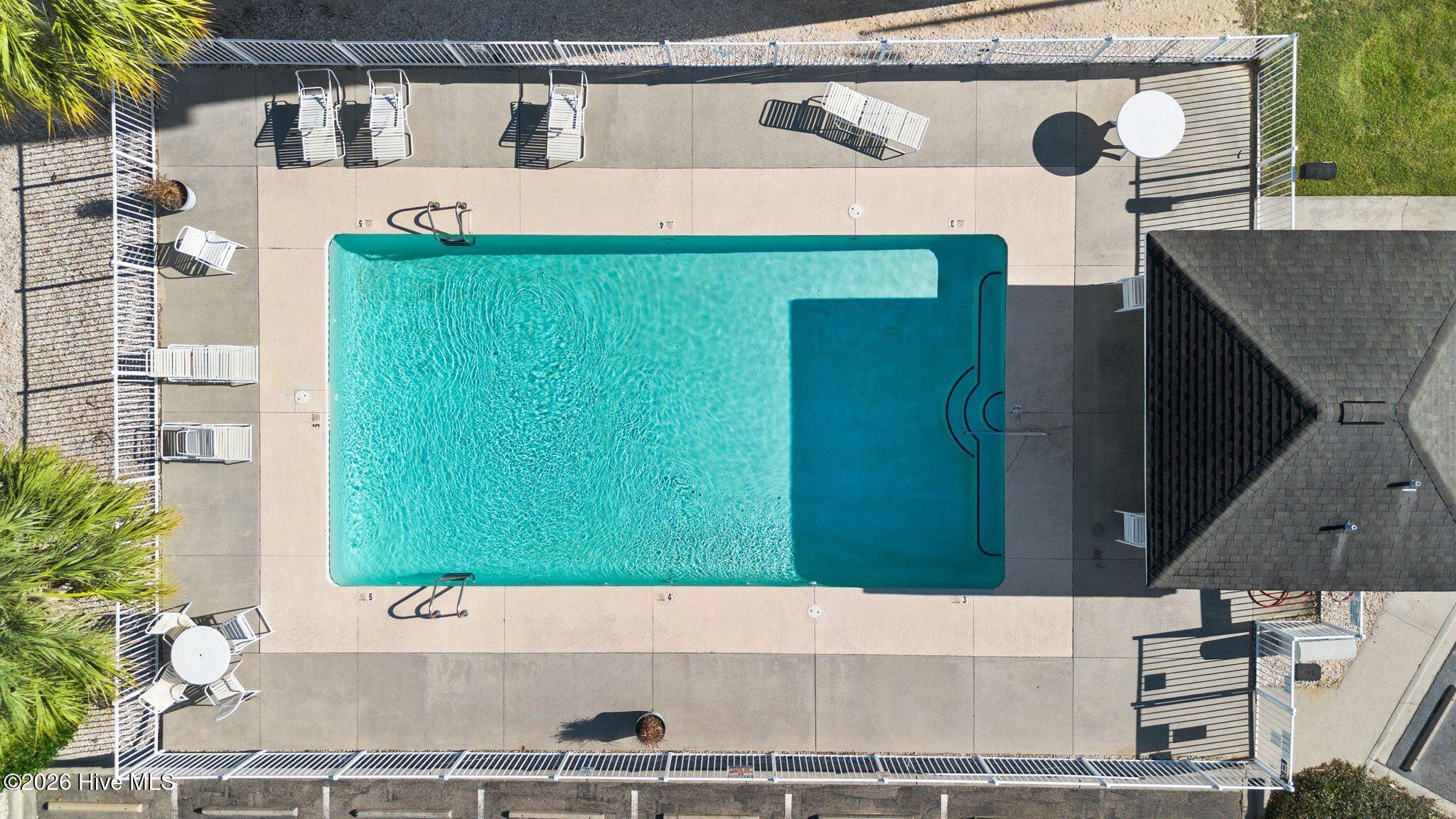 100565628 | Photo 36