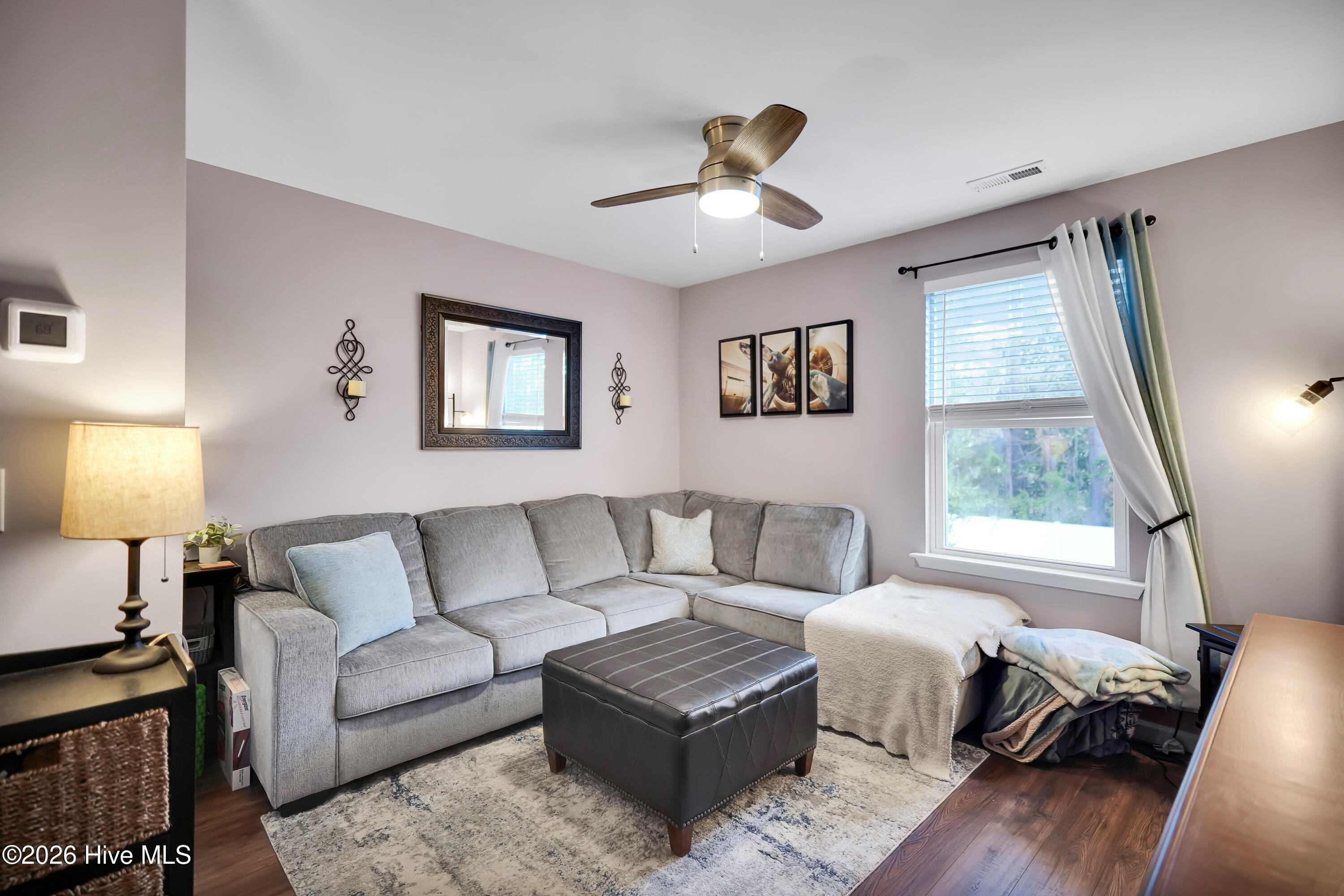 100548211 | Photo 25