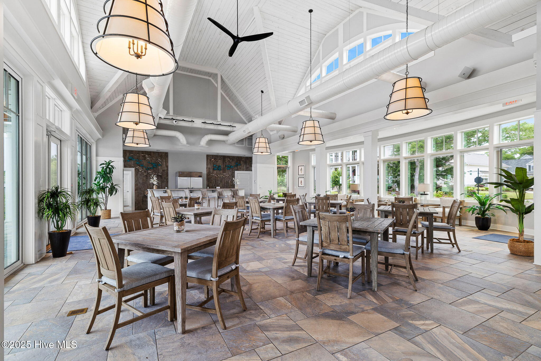 100540191 | Photo 52