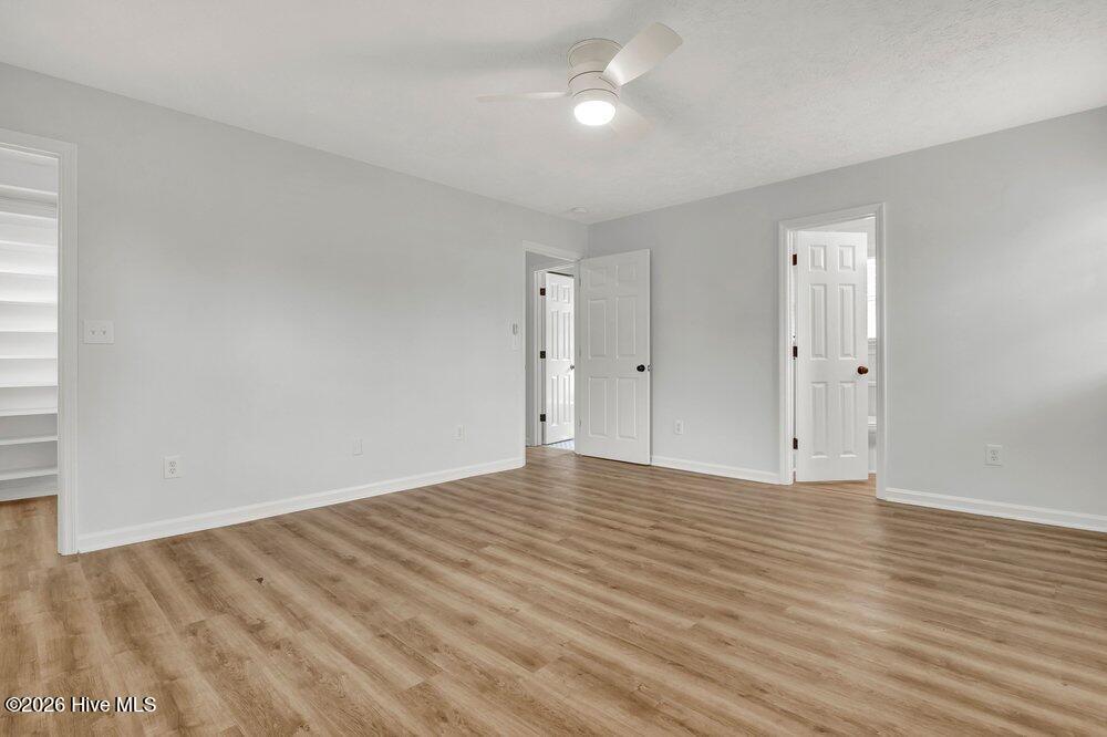 100562479 | Photo 29