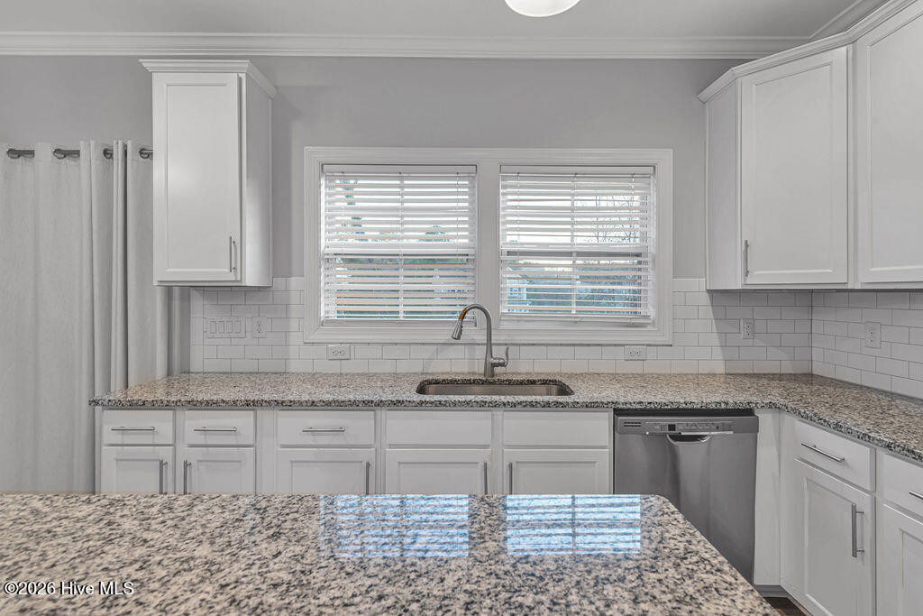 100548703 | Photo 14