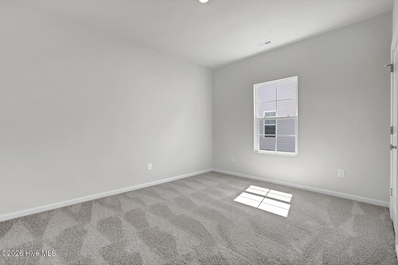 100550125 | Photo 19