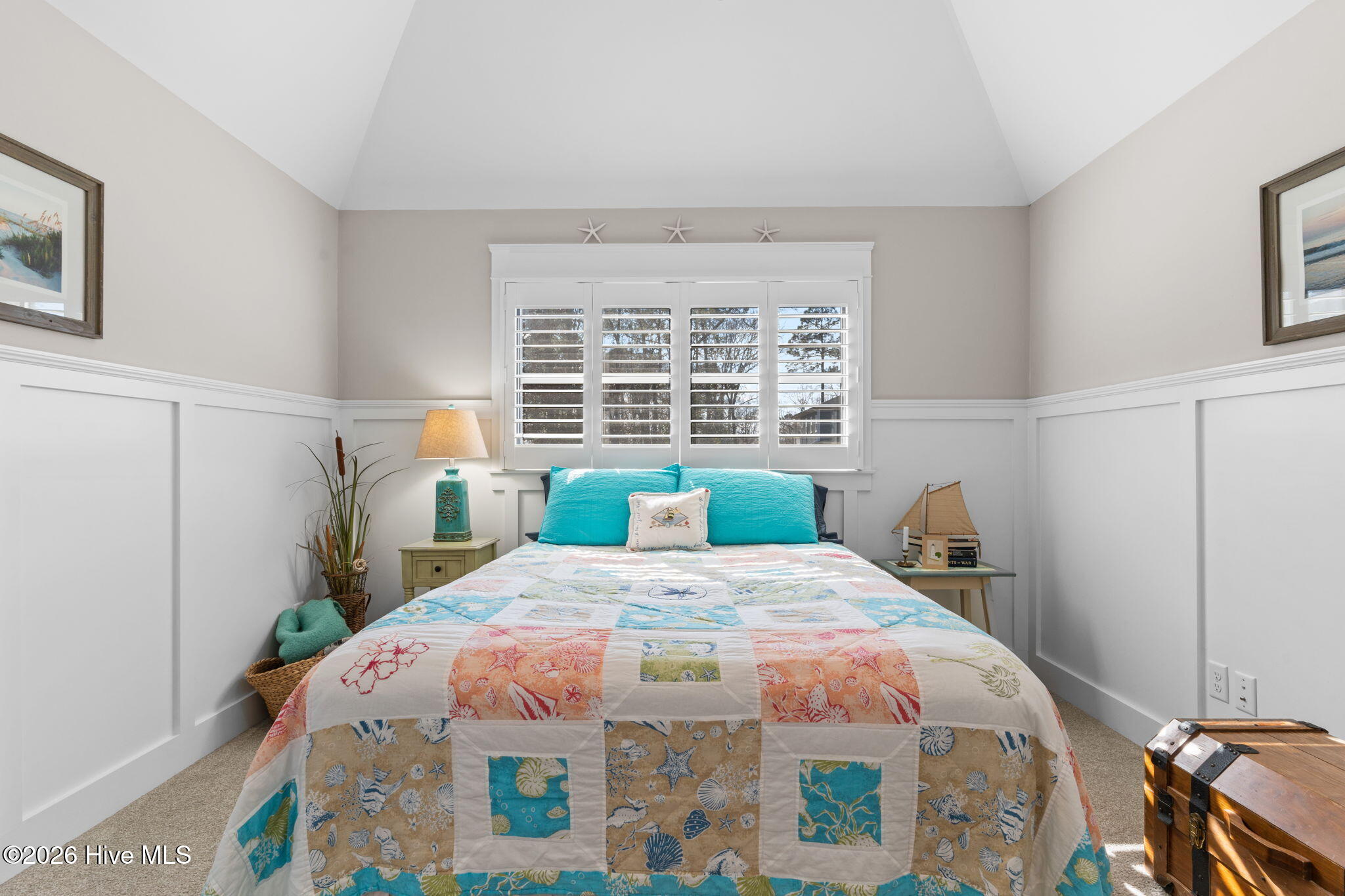 100560975 | Photo 35