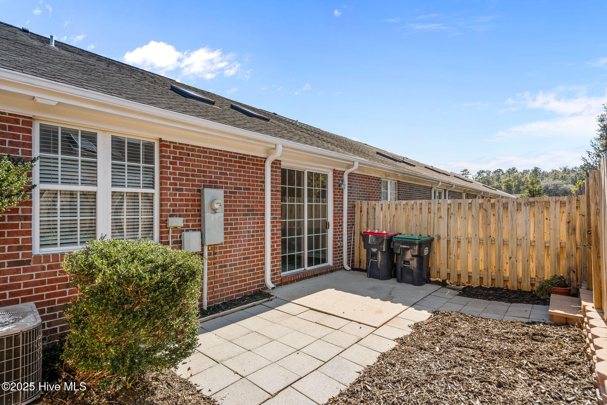 100540244 | Photo 37