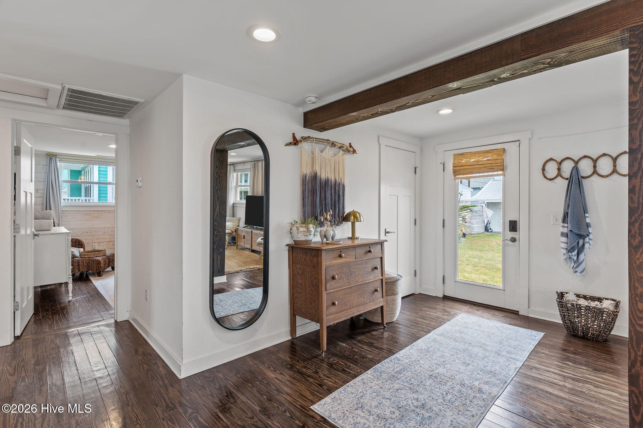 100565968 | Photo 35