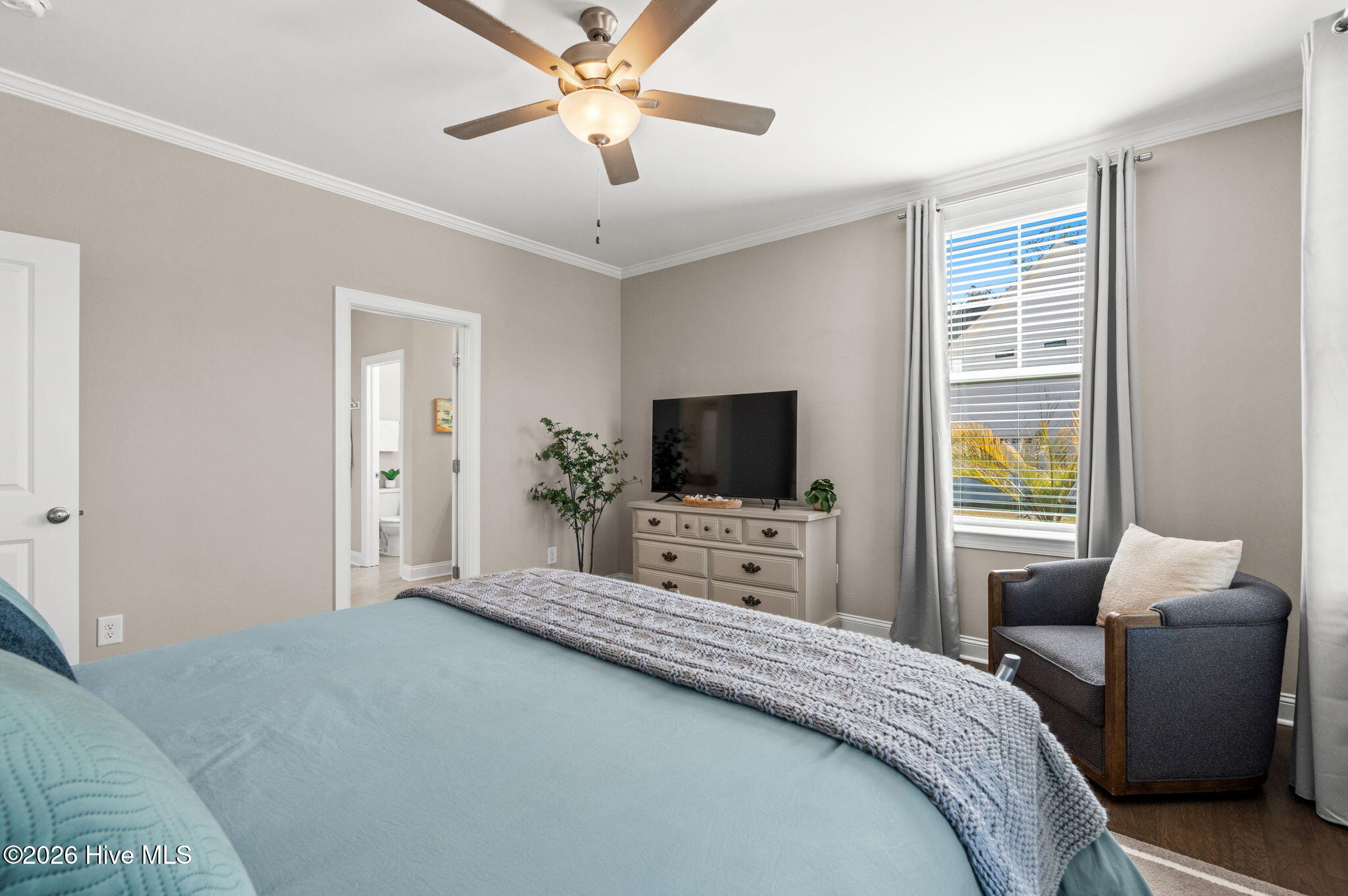 100561816 | Photo 23