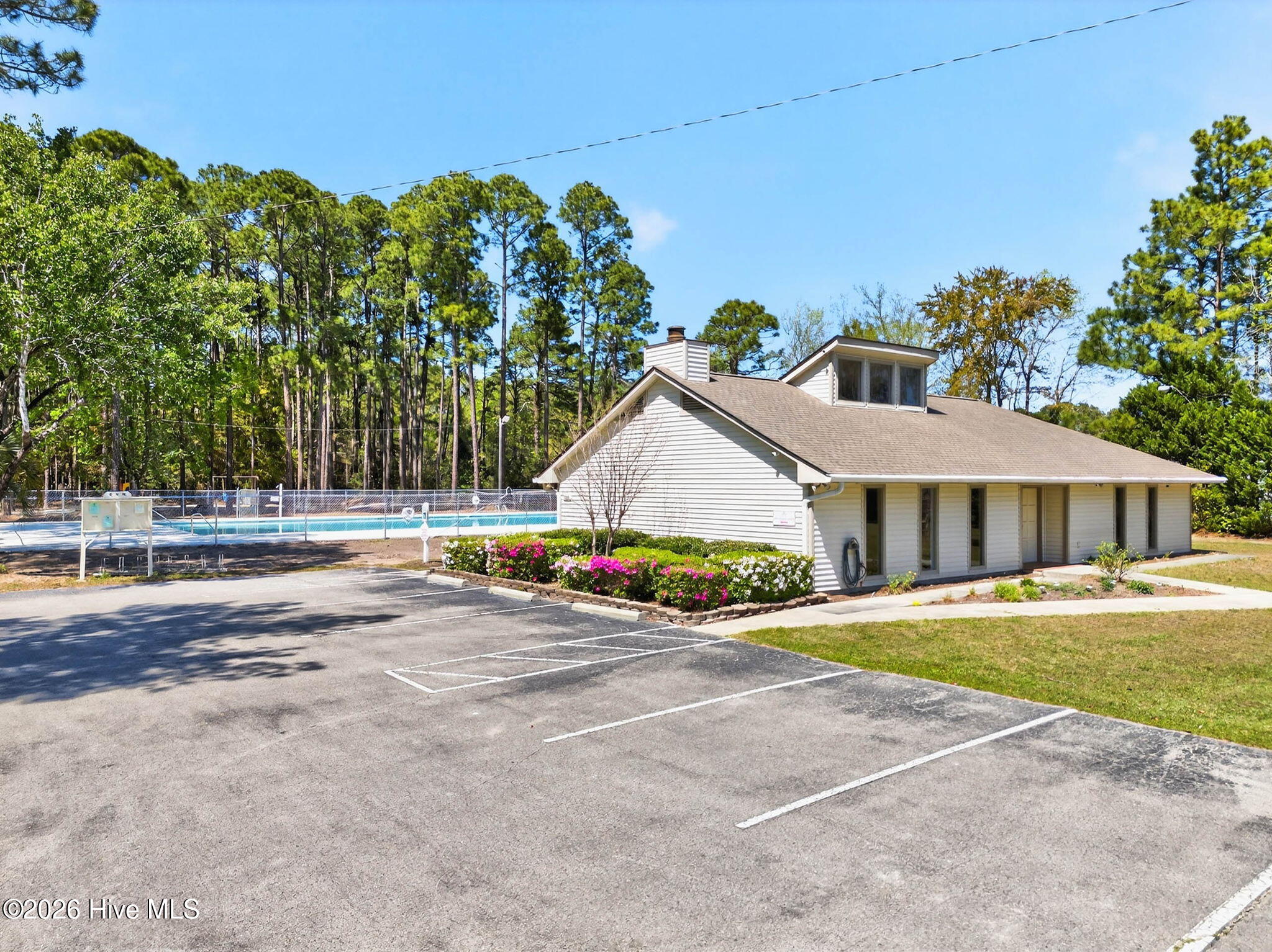 100564948 | Photo 53