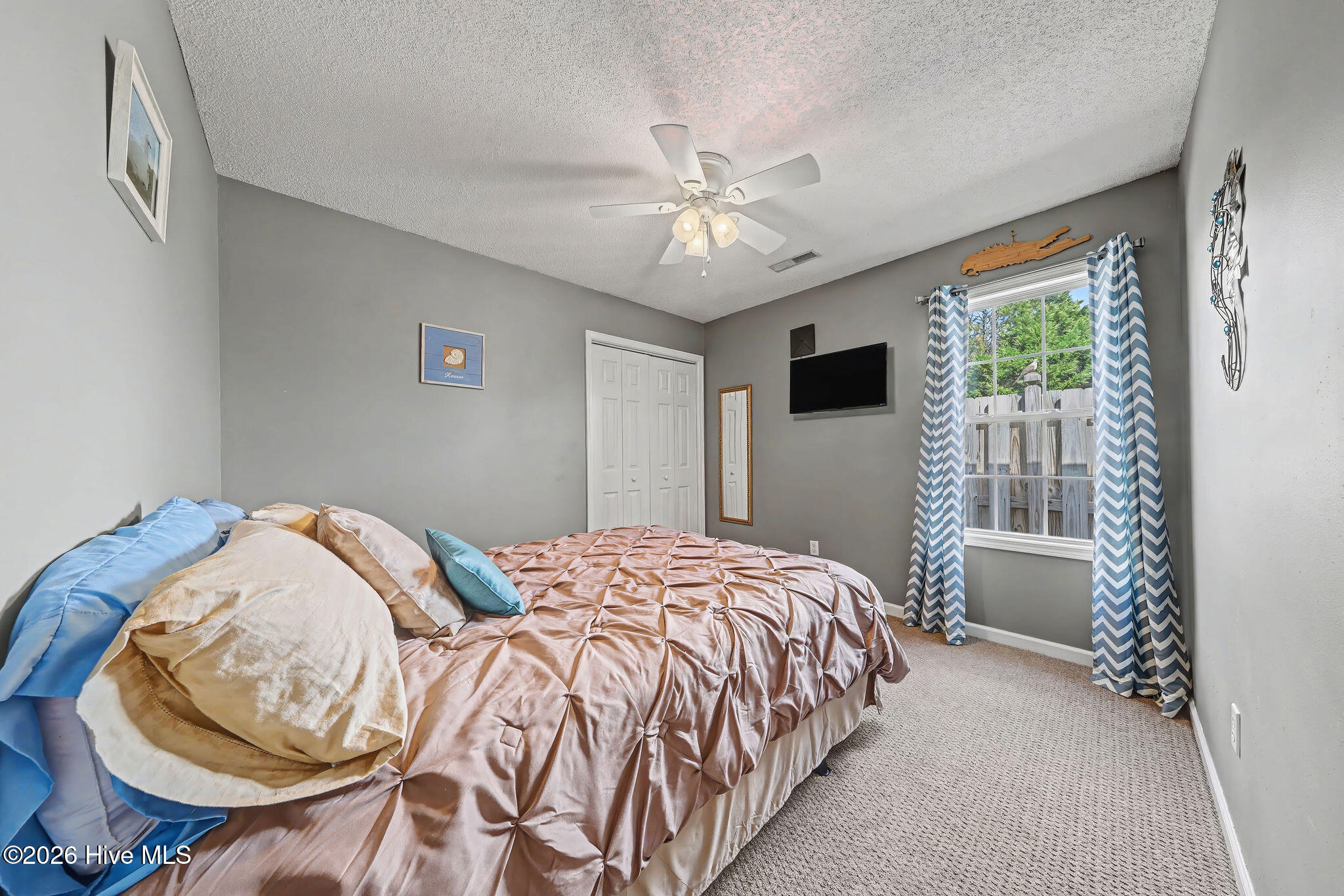 100560701 | Photo 30