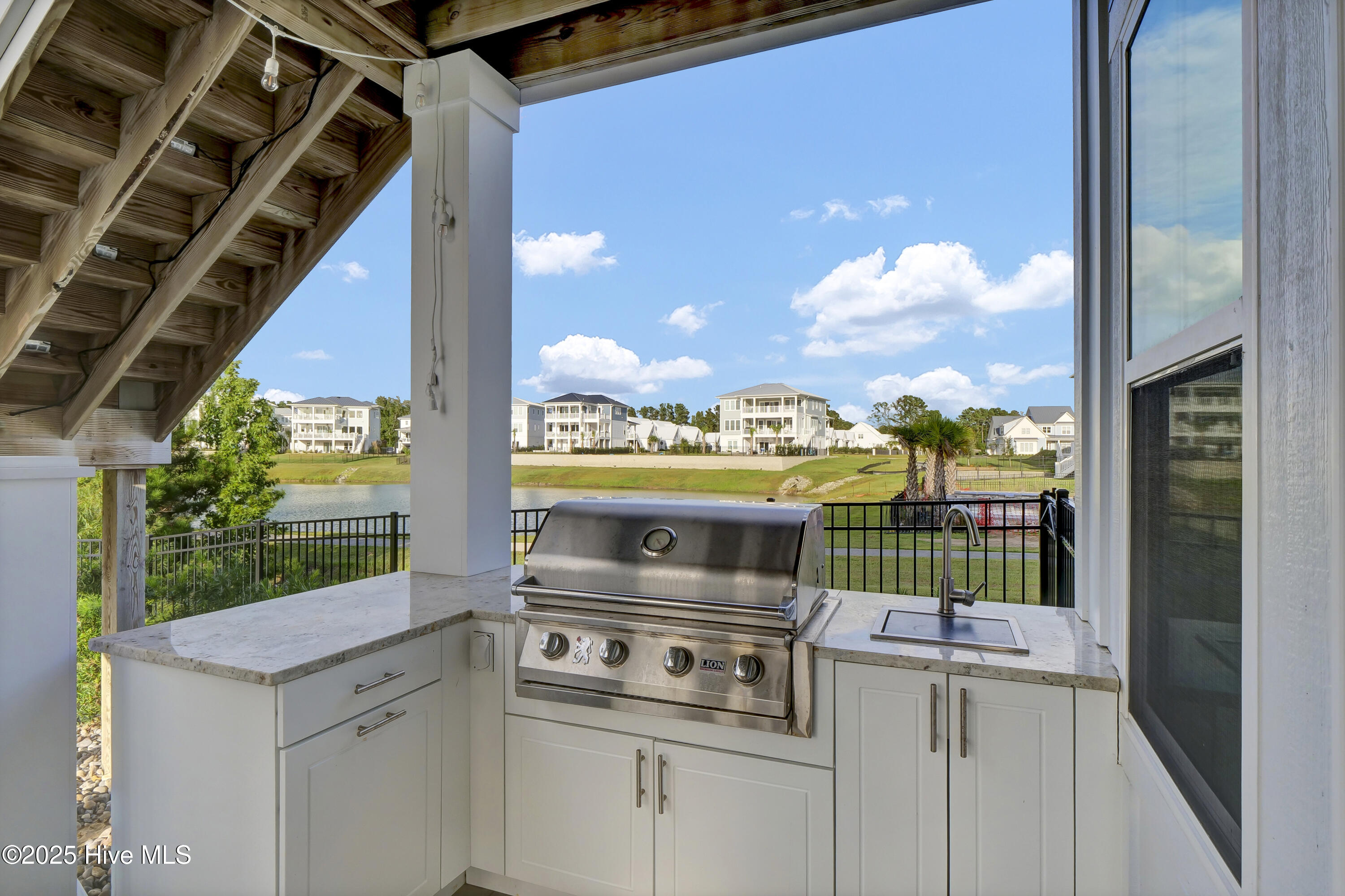 100534317 | Photo 52