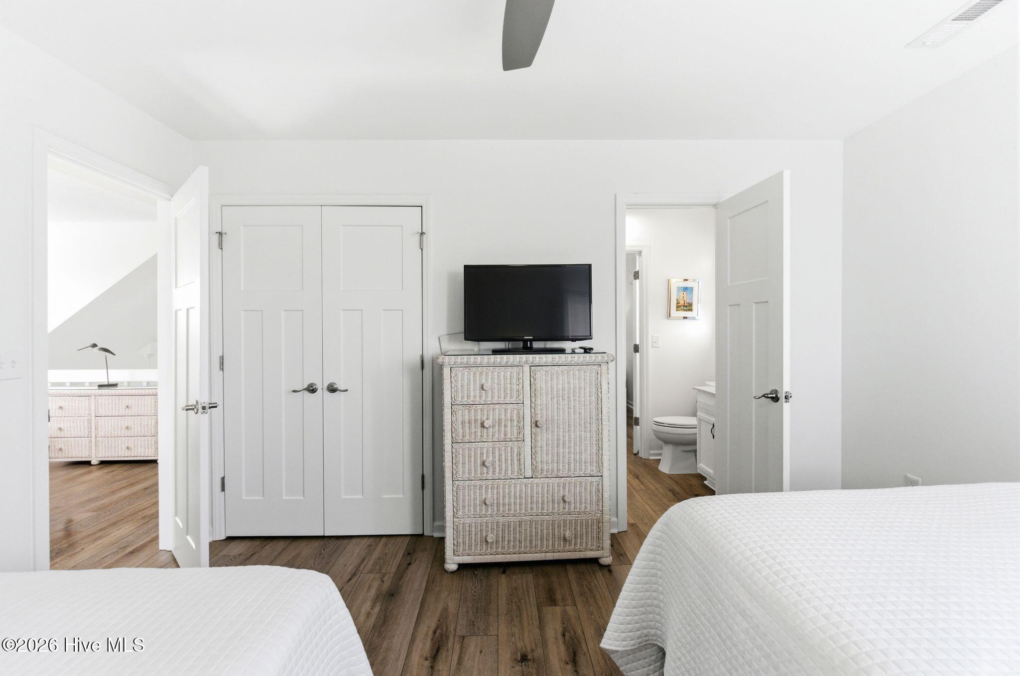 100567797 | Photo 43