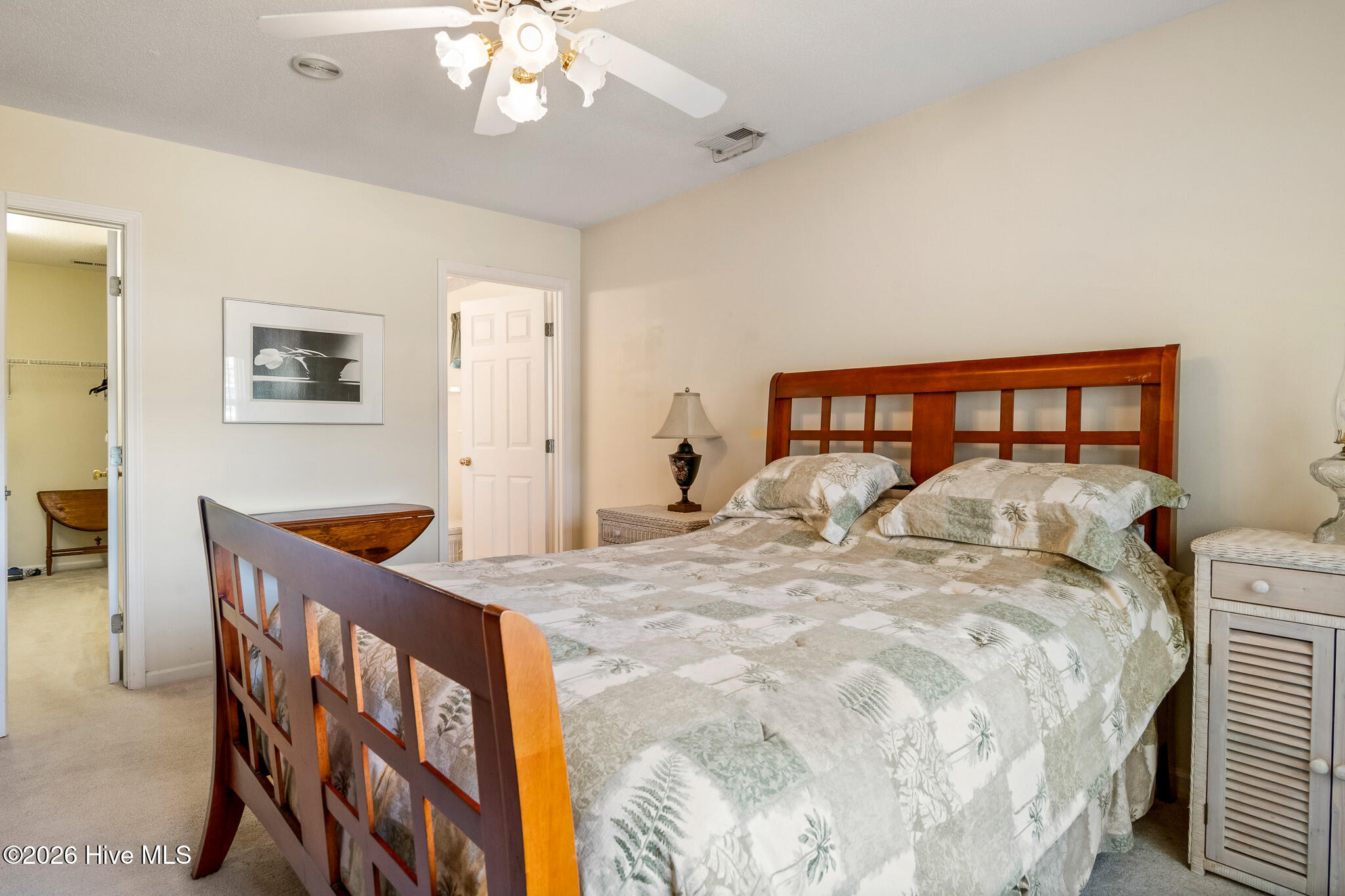 100566913 | Photo 27