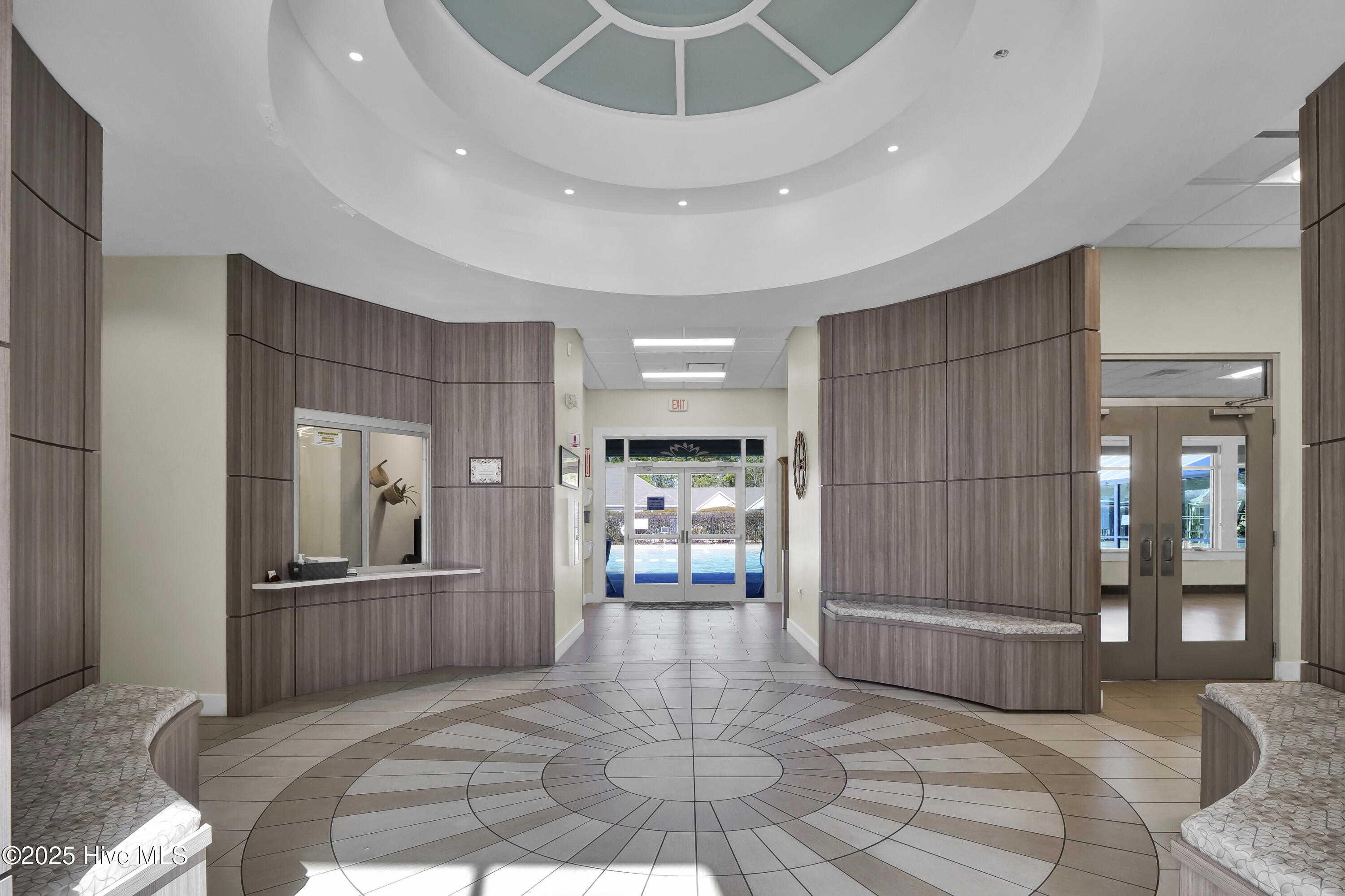 100510157 | Photo 30