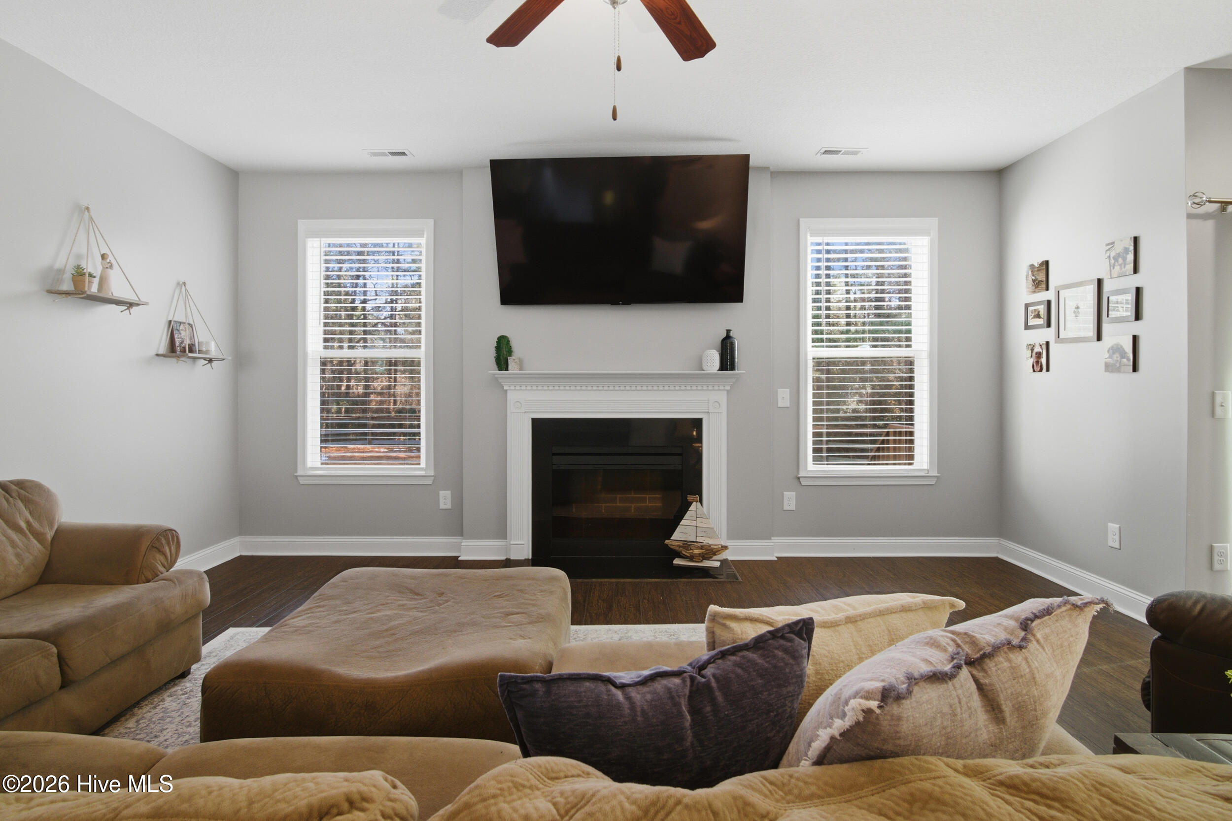 100552695 | Photo 19