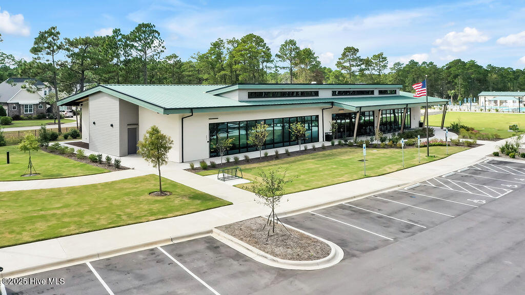 100535984 | Photo 96