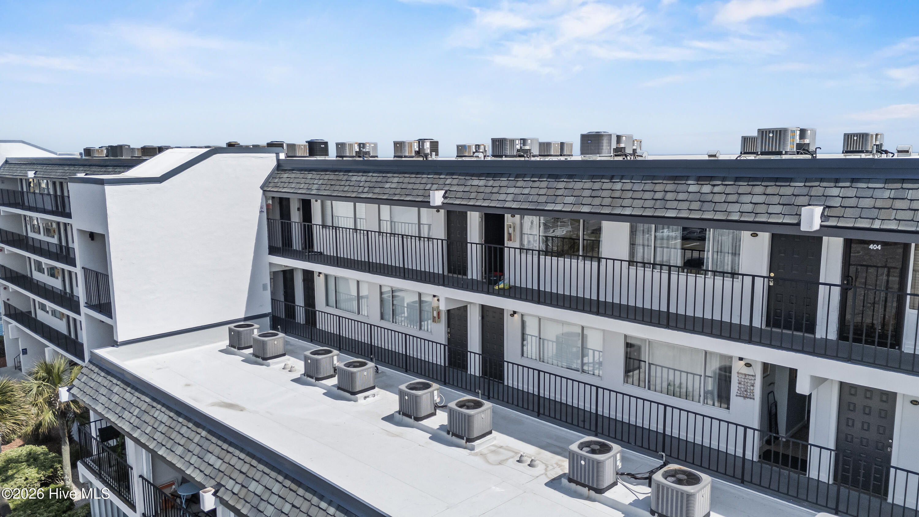 100564561 | Photo 36