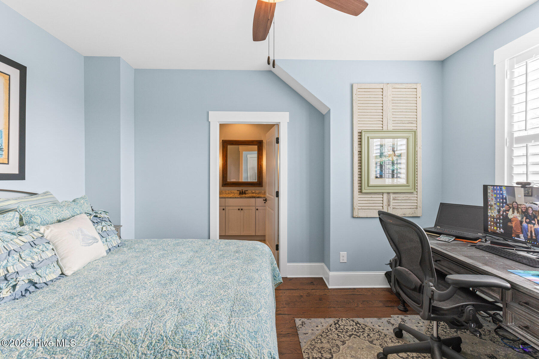 100544717 | Photo 29