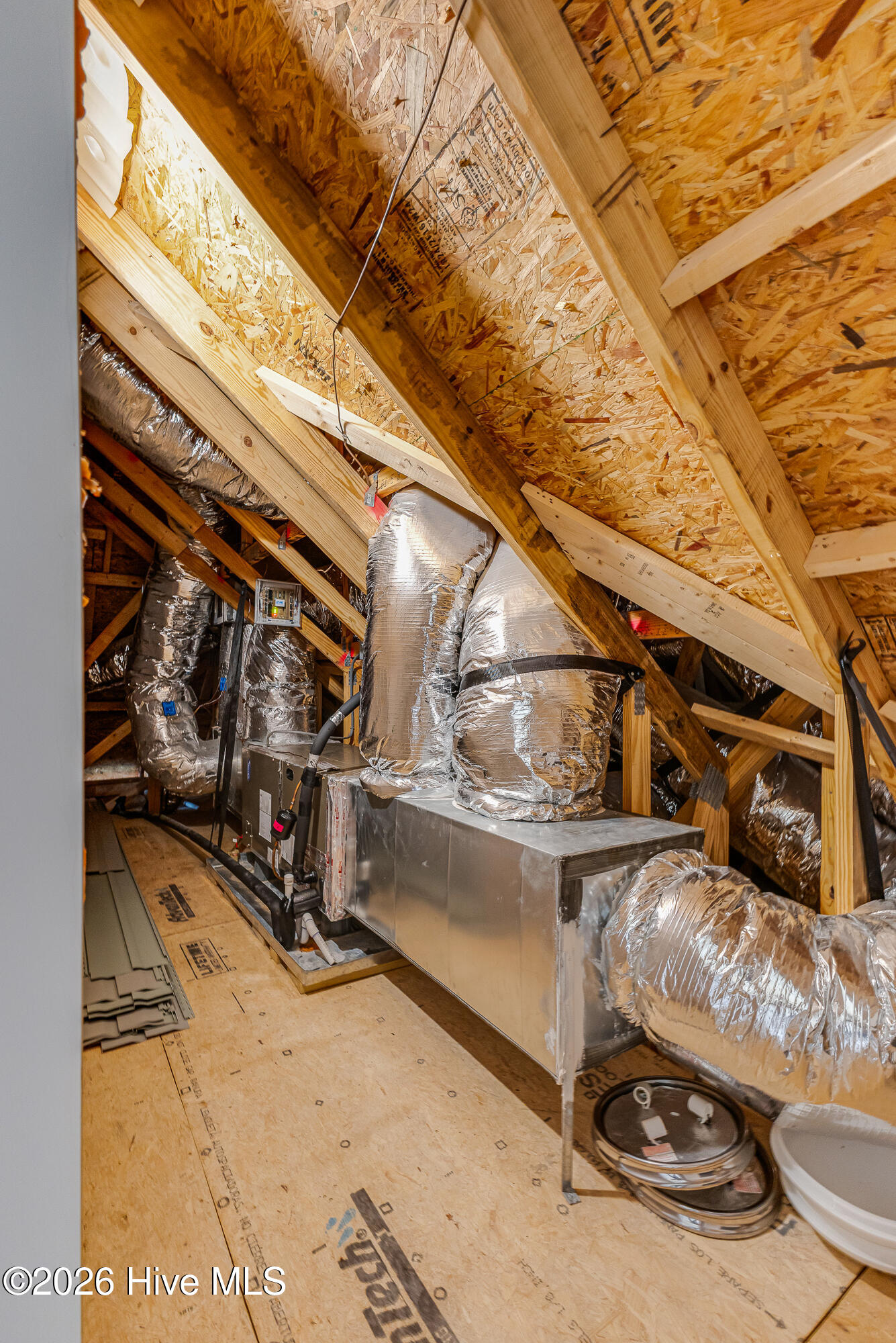 100561290 | Photo 28