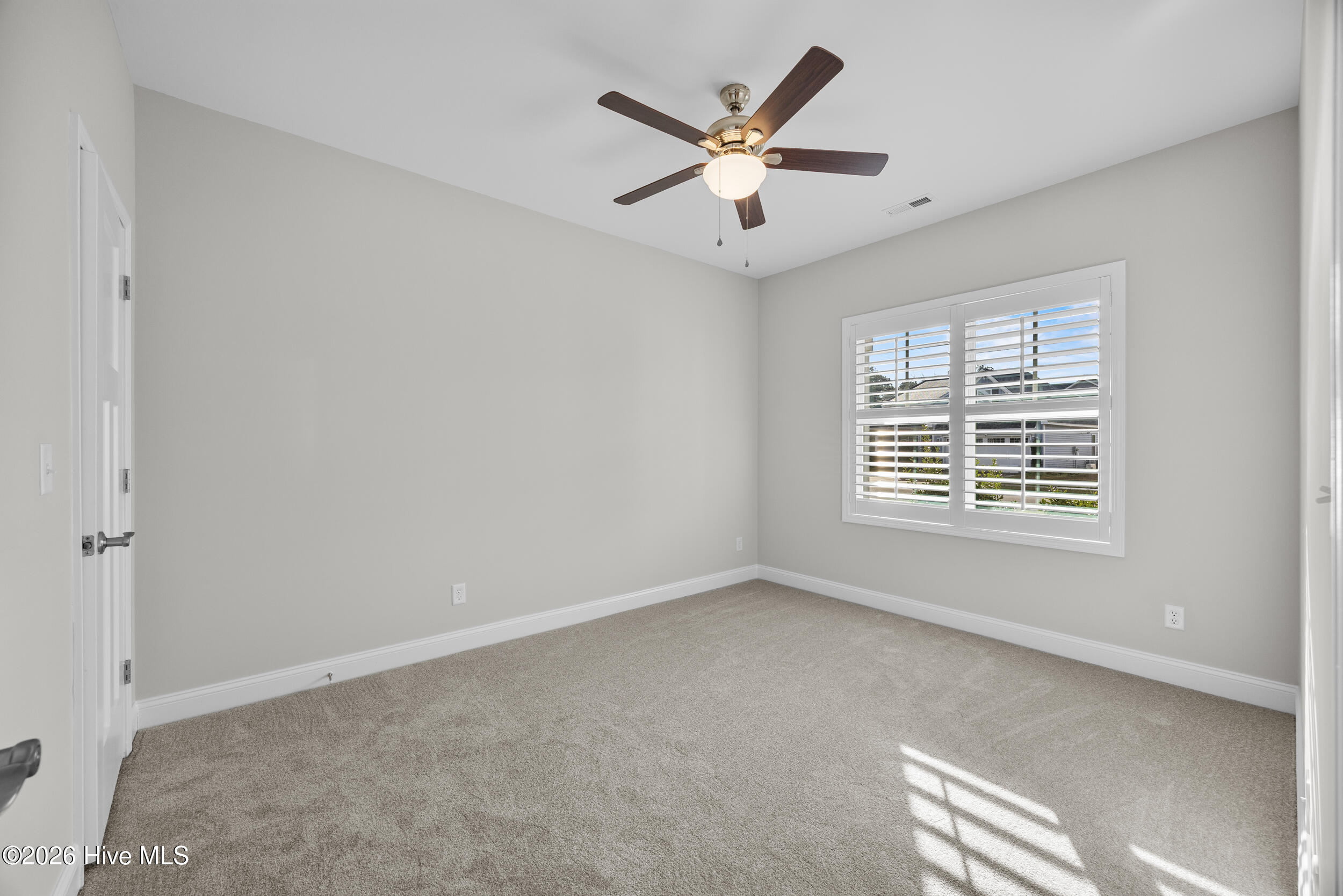 100559295 | Photo 21