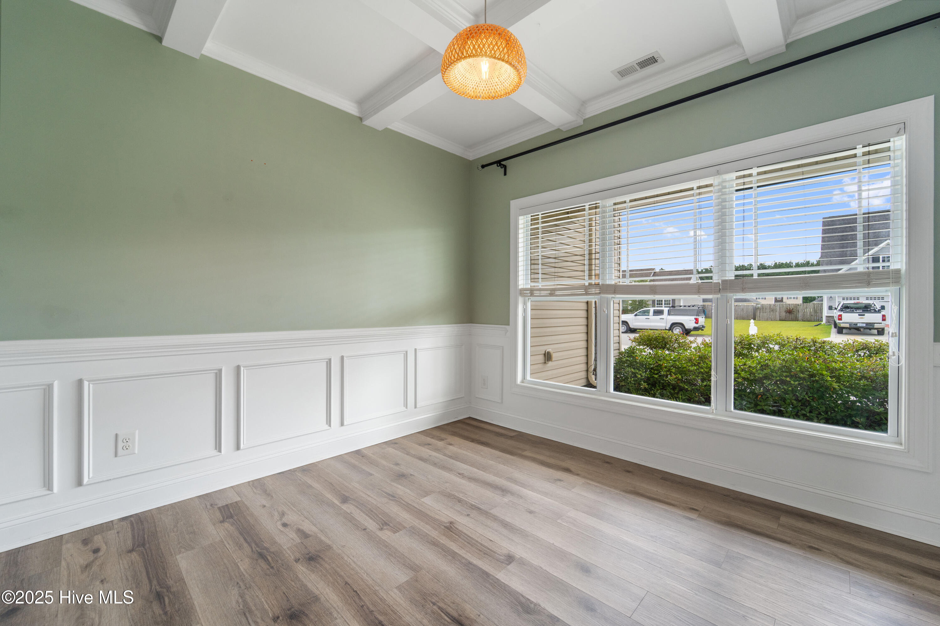 100525842 | Photo 12