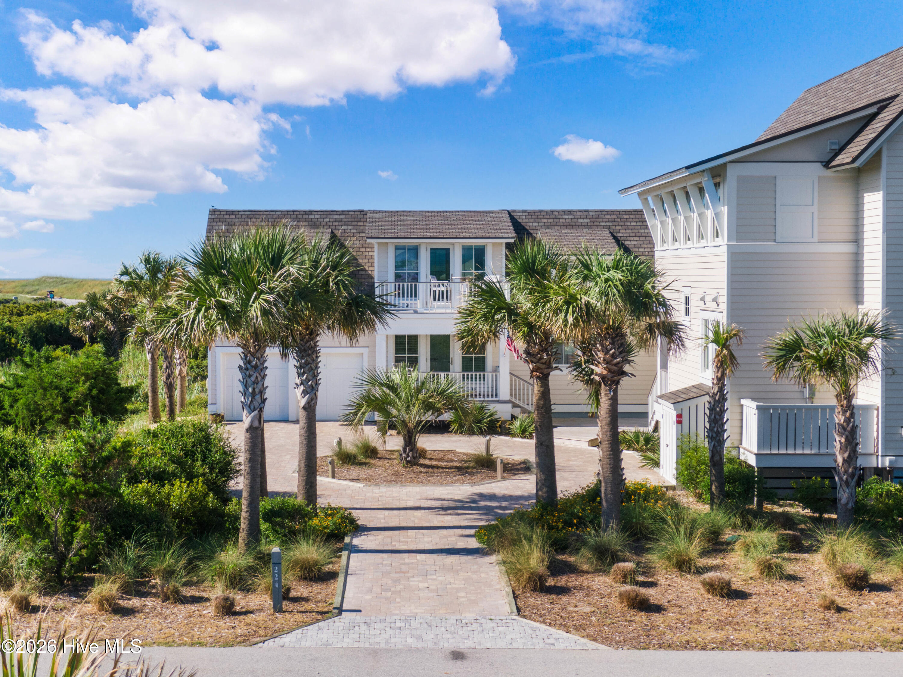 100569964 | Photo 50