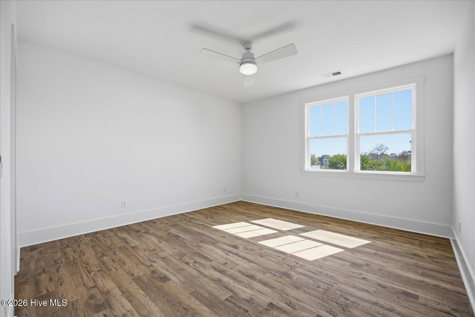 100544429 | Photo 16