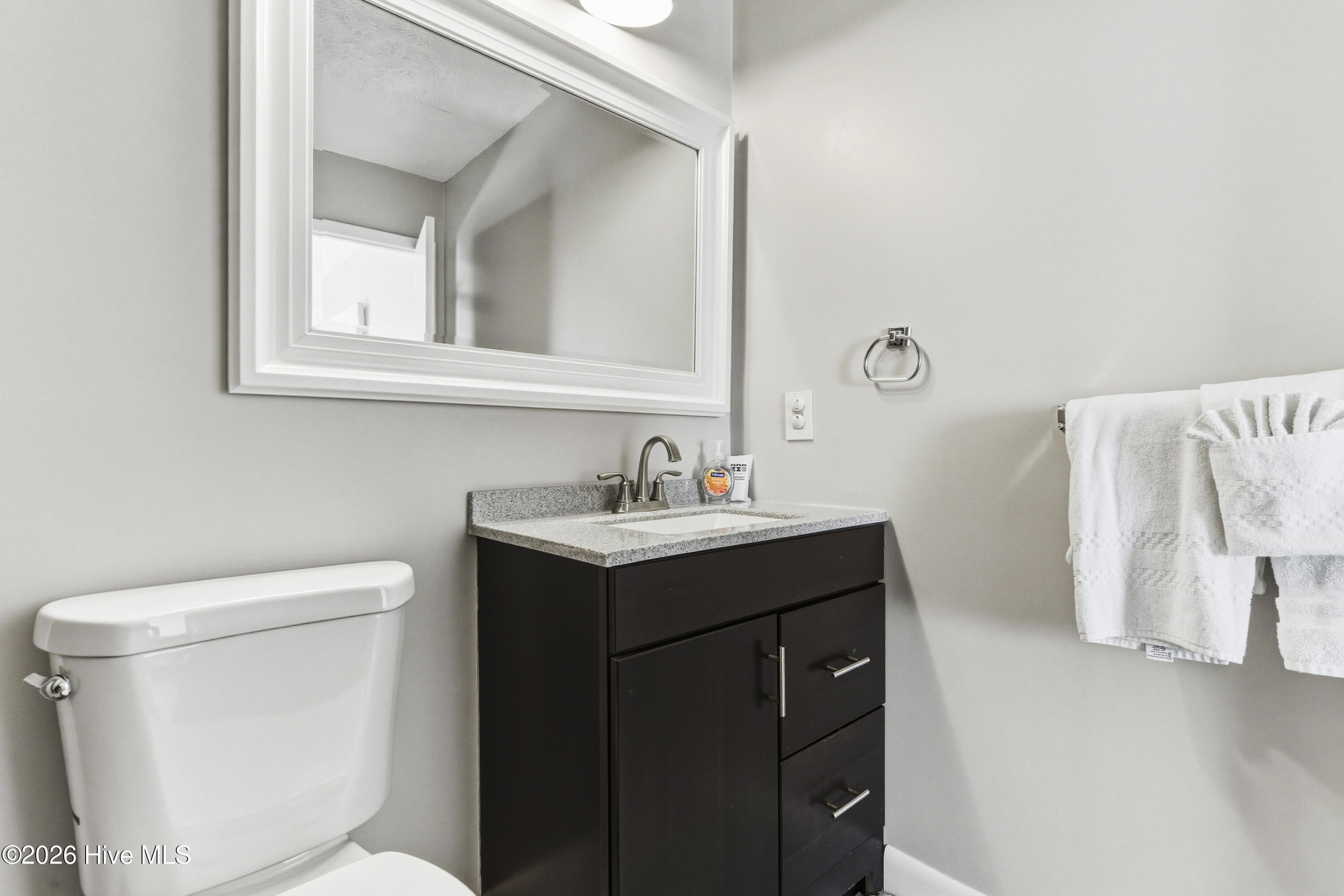 100552987 | Photo 18