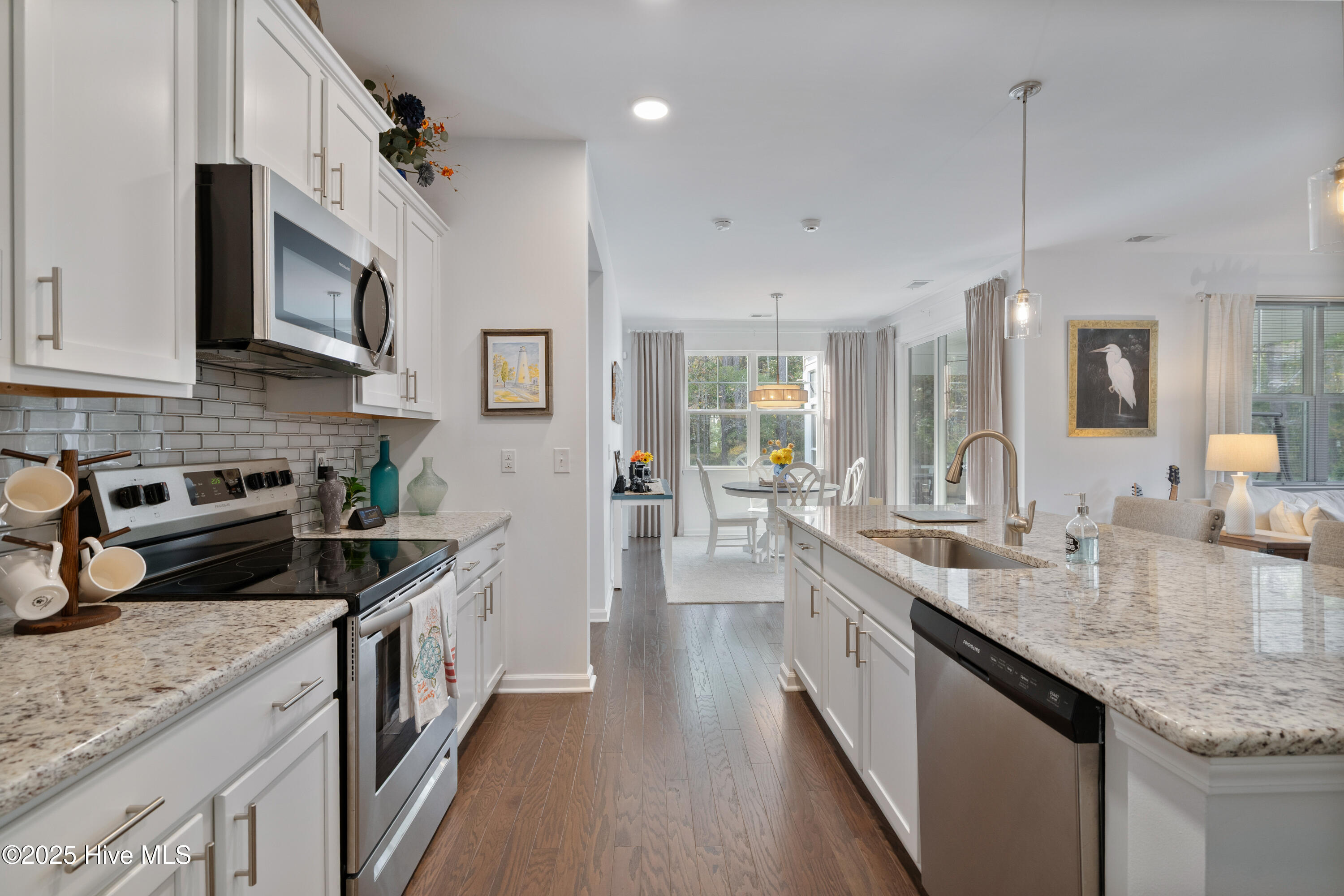 100541671 | Photo 17