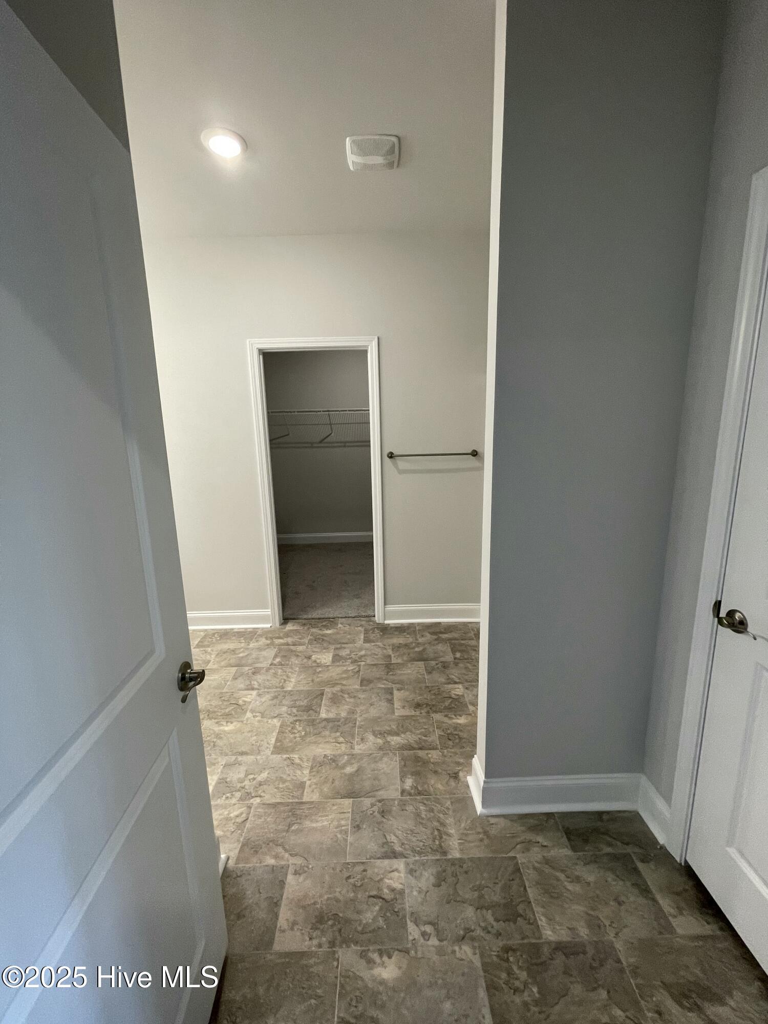 100514580 | Photo 36