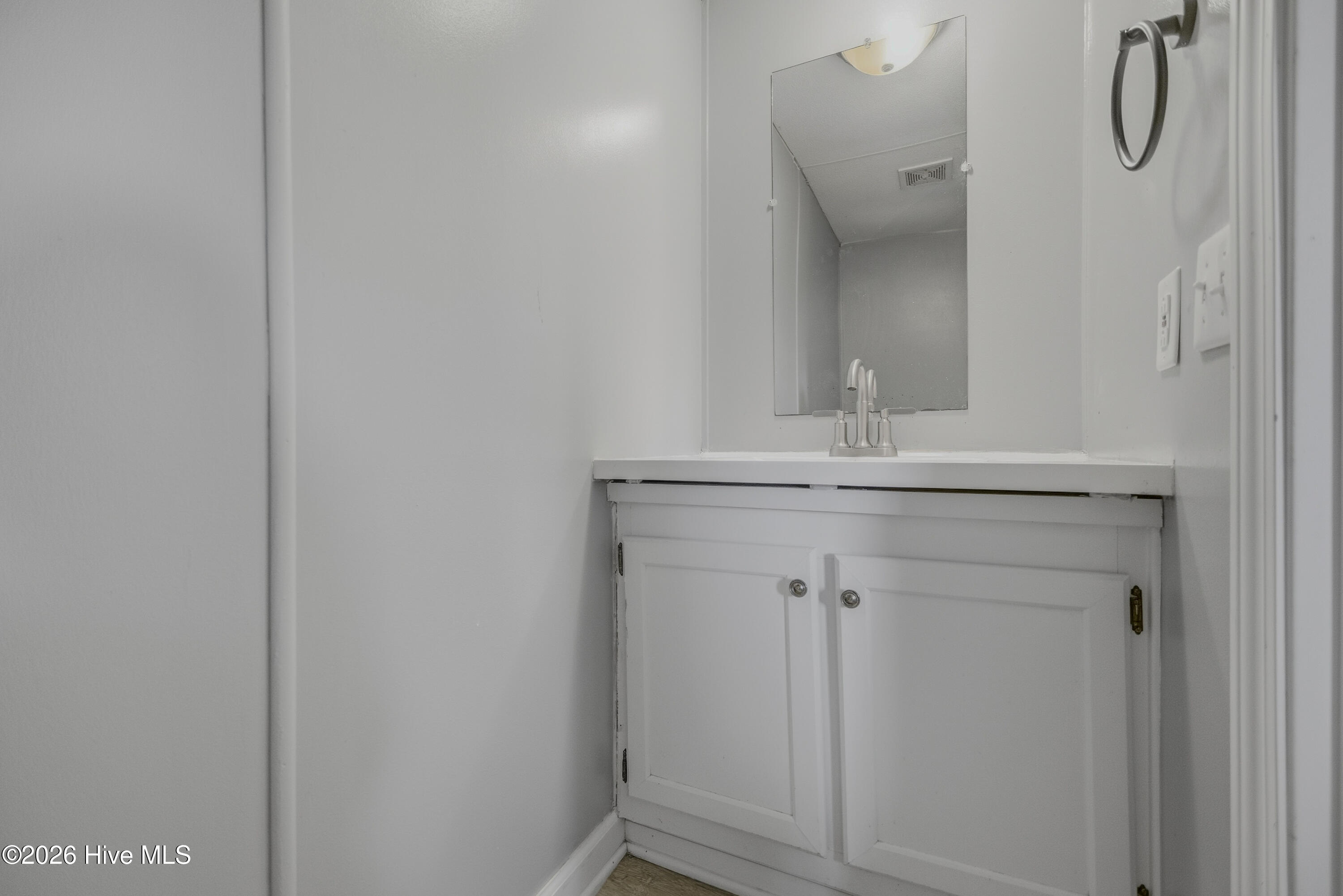 100566324 | Photo 37