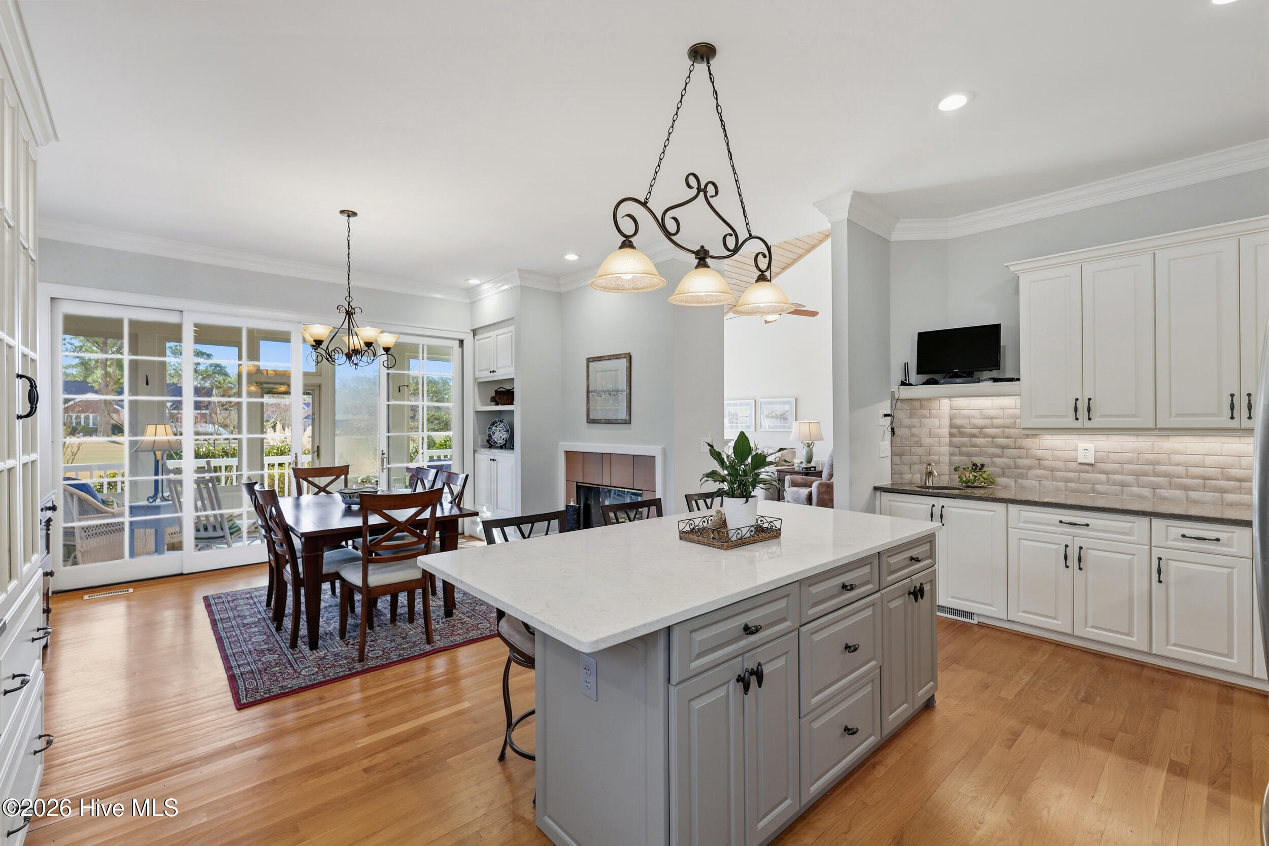 100554606 | Photo 16