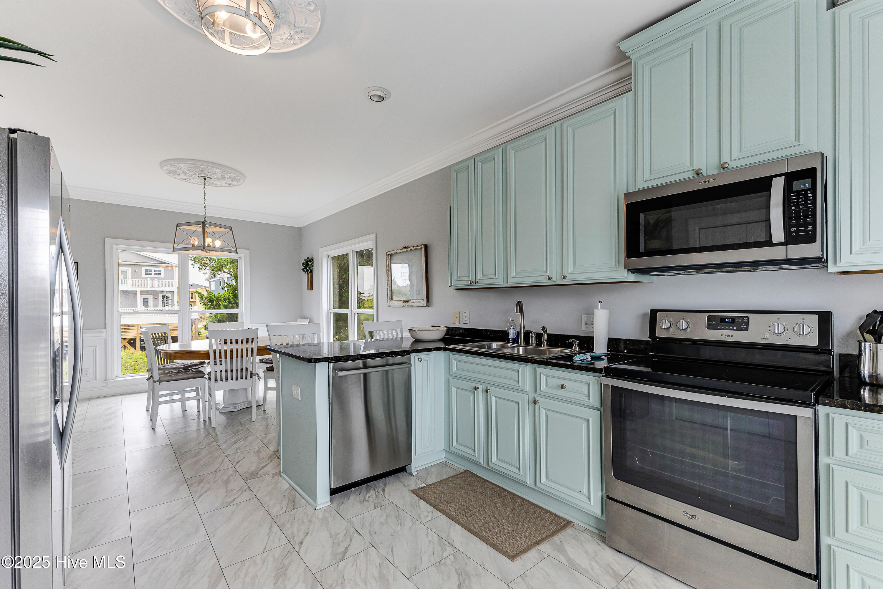 100514949 | Photo 15