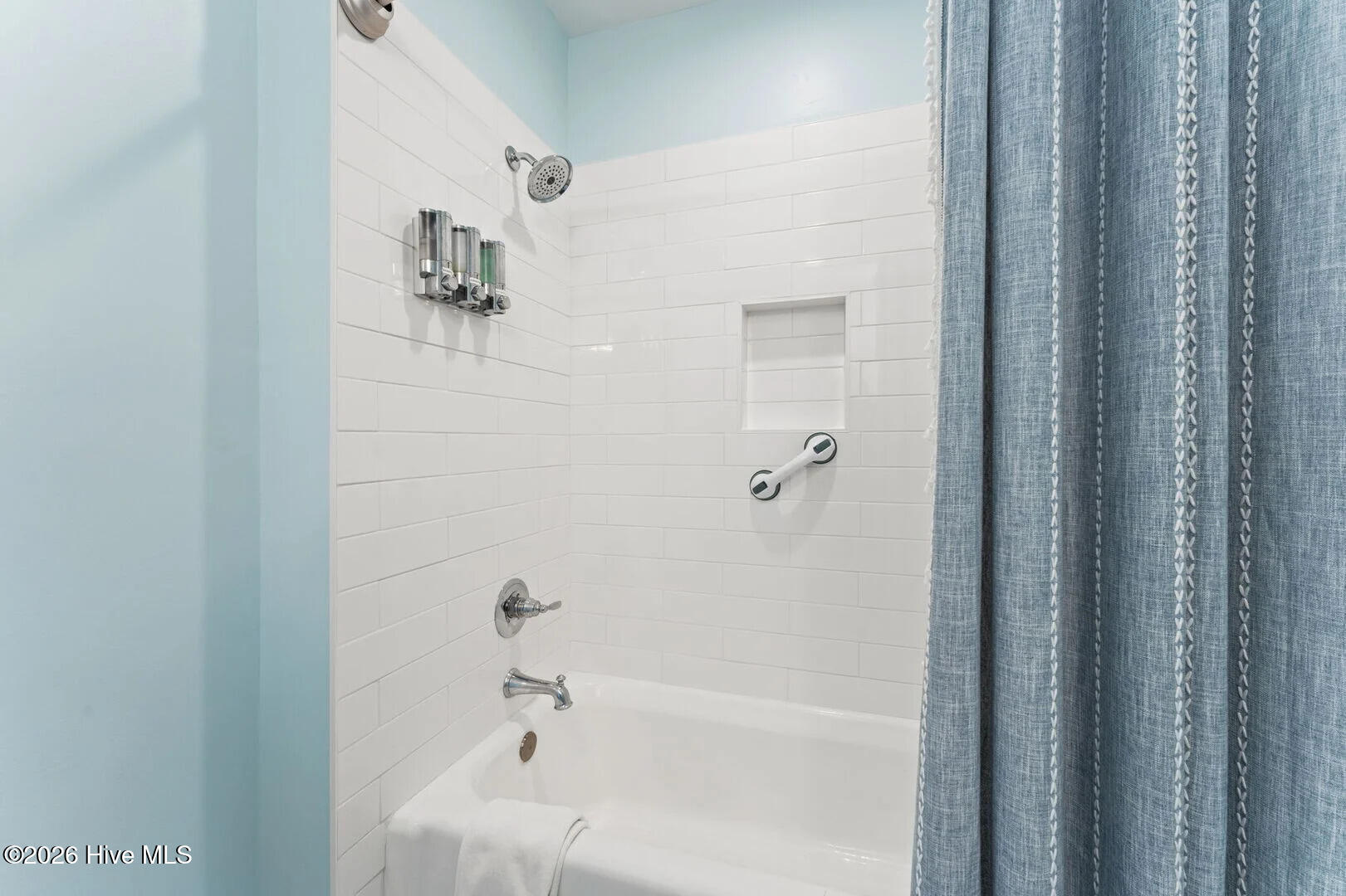 Tub & Shower Bath