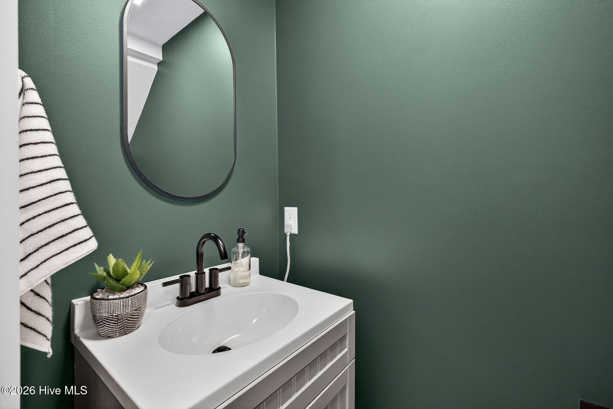 100563614 | Photo 29