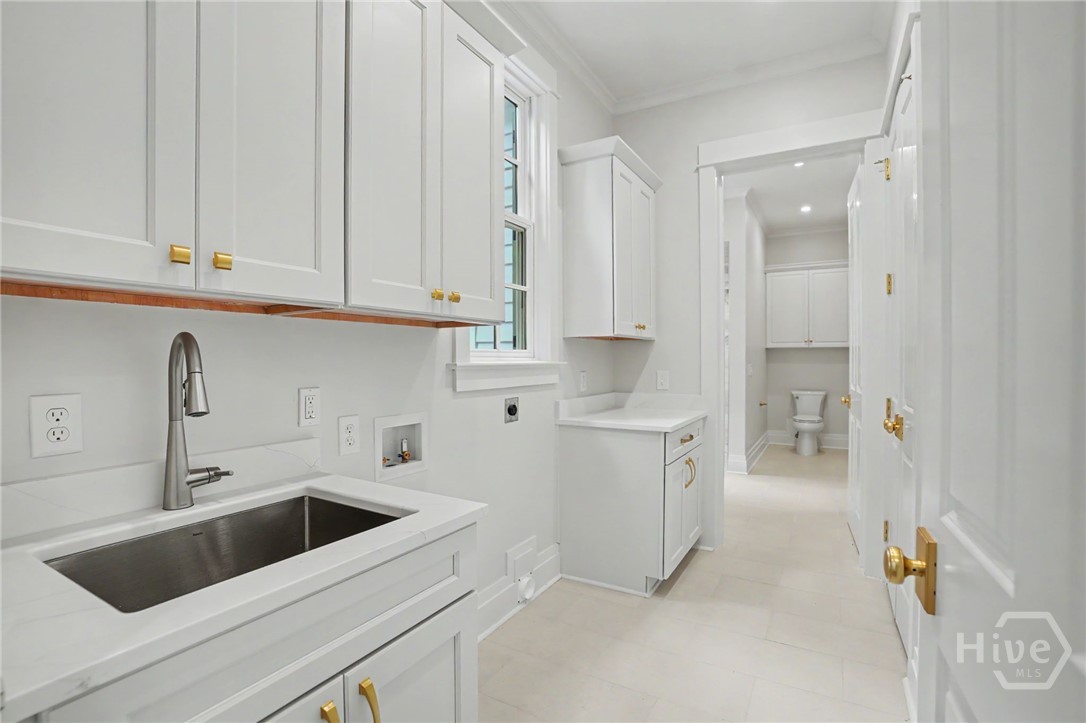 Laundry / Storage