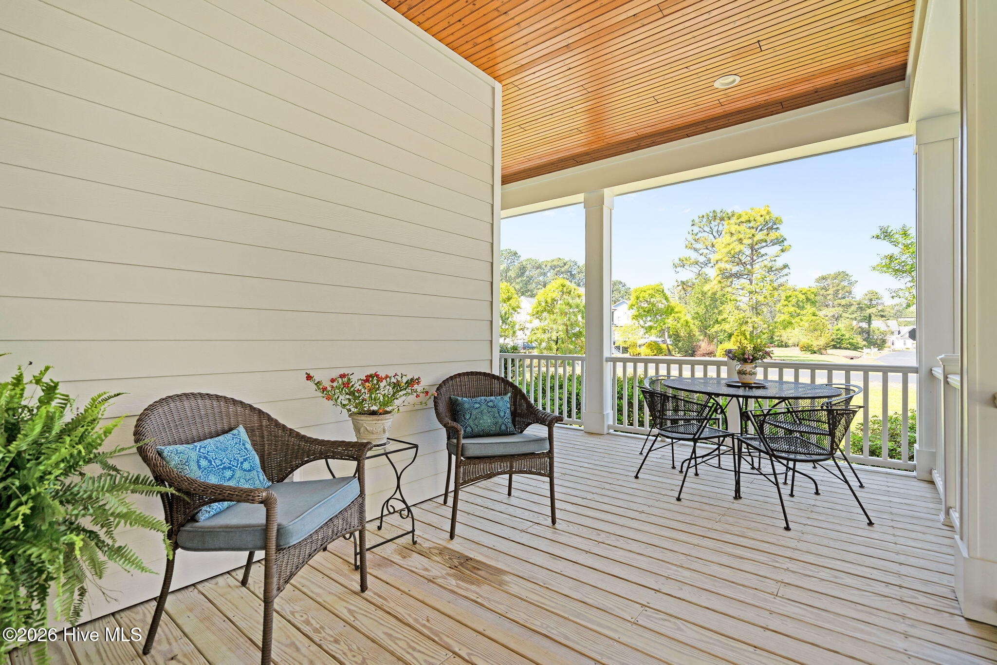 100567886 | Photo 65