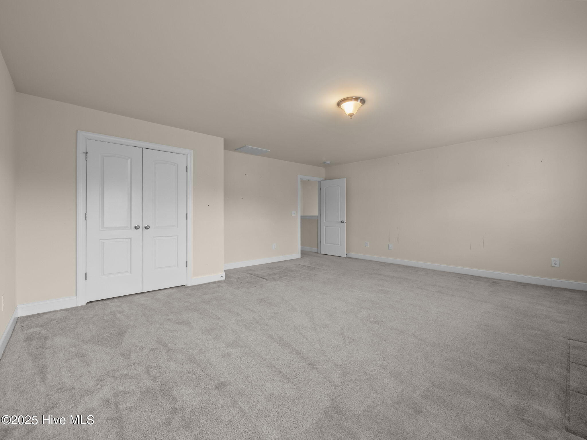 100545403 | Photo 35